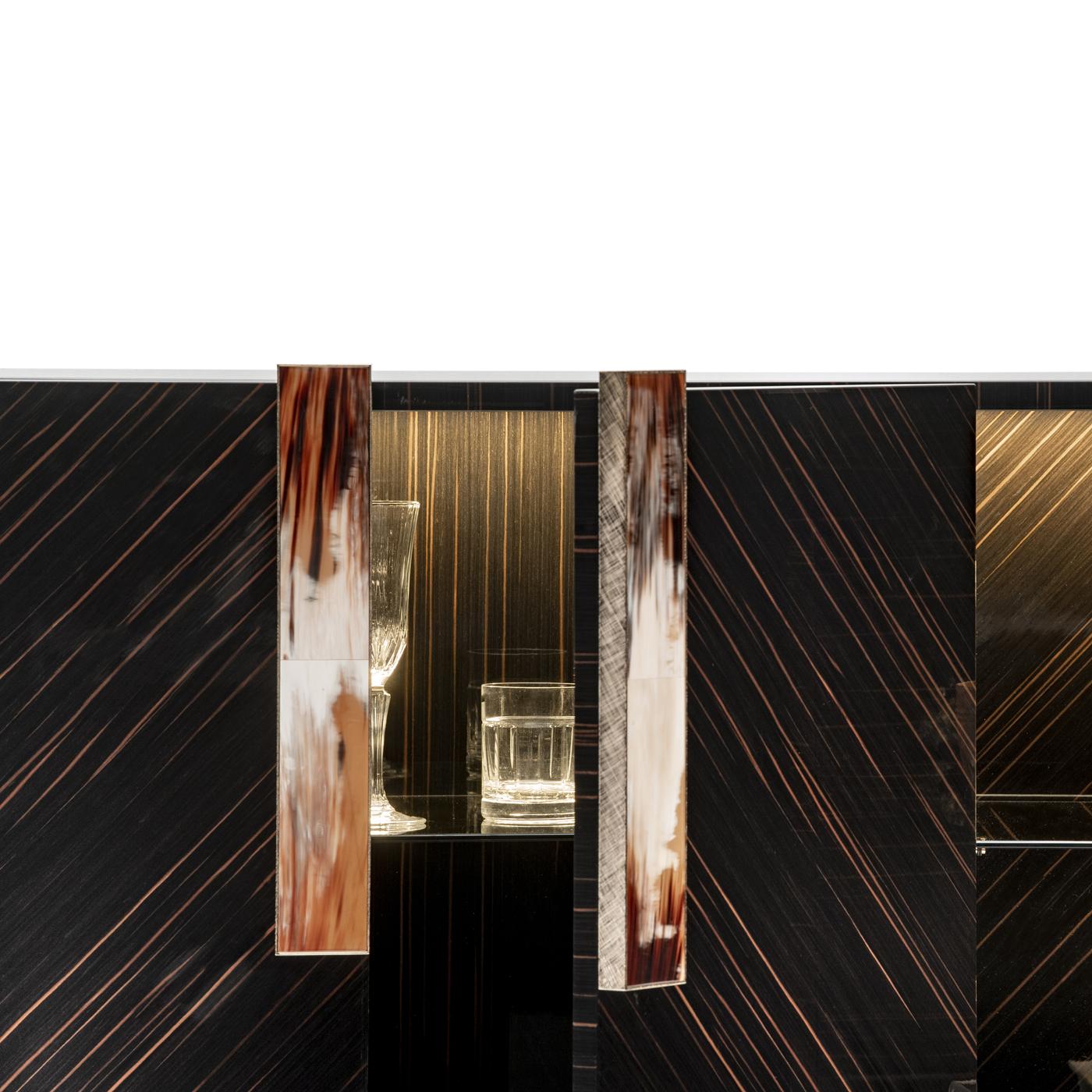 Cabinet in ebano In condizioni Nuovo in vendita a Milan, IT