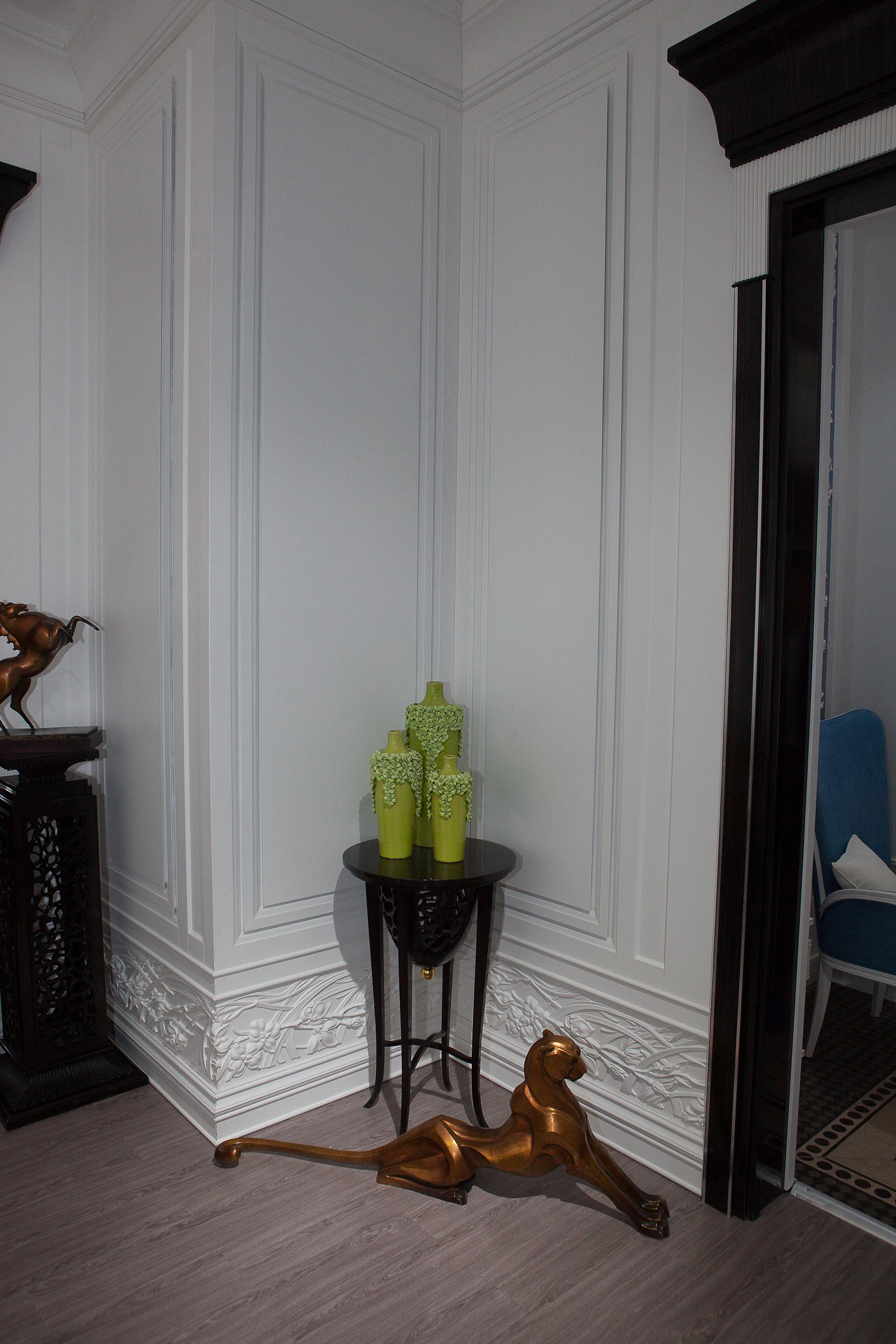 Ebony  Lace Carved High Side Table in Neoclassical  Revival Style For Sale 1