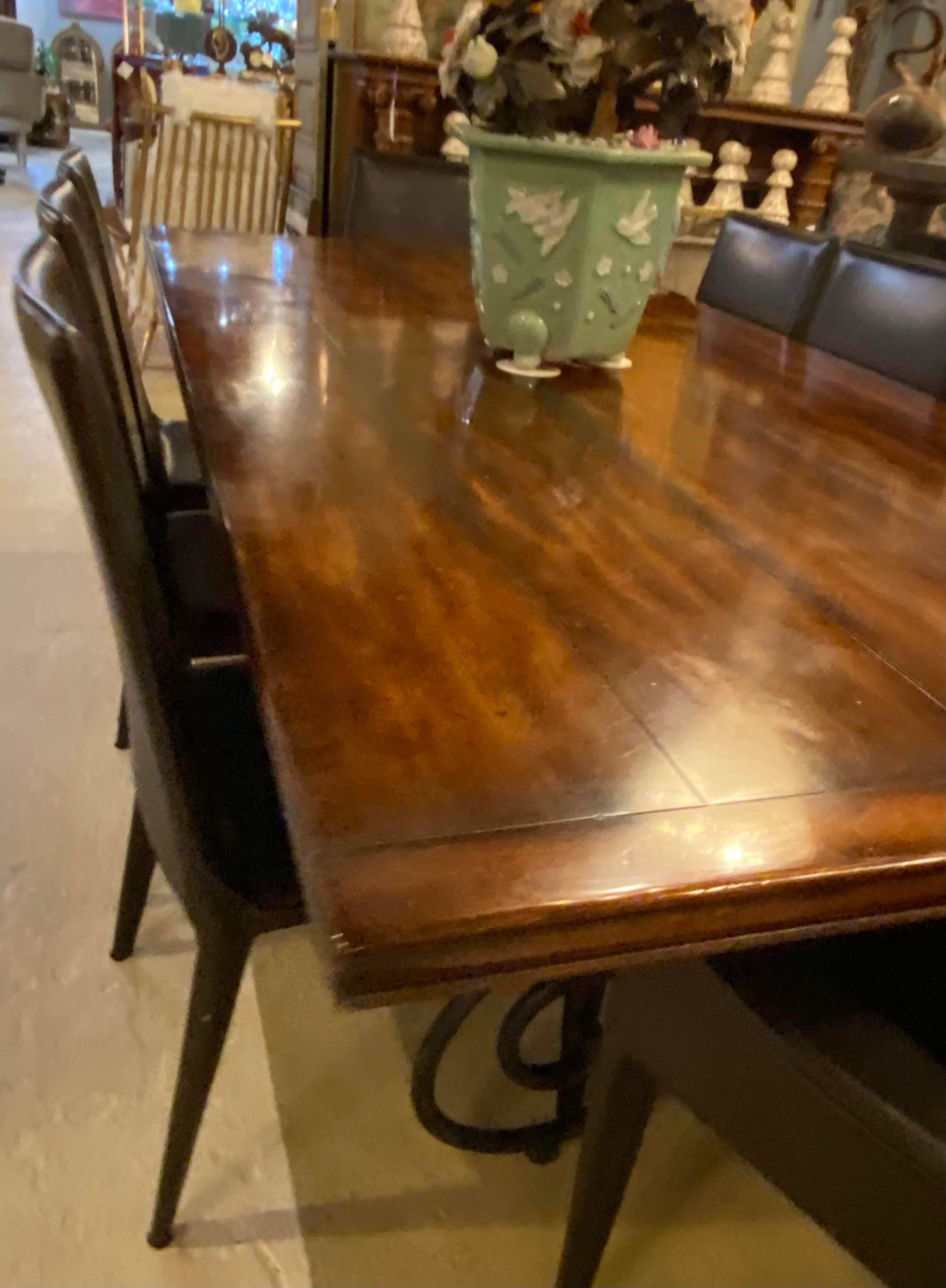 Table de salle à manger en métal ébène et base en laiton avec plateau en bois de style baroque en vente 7