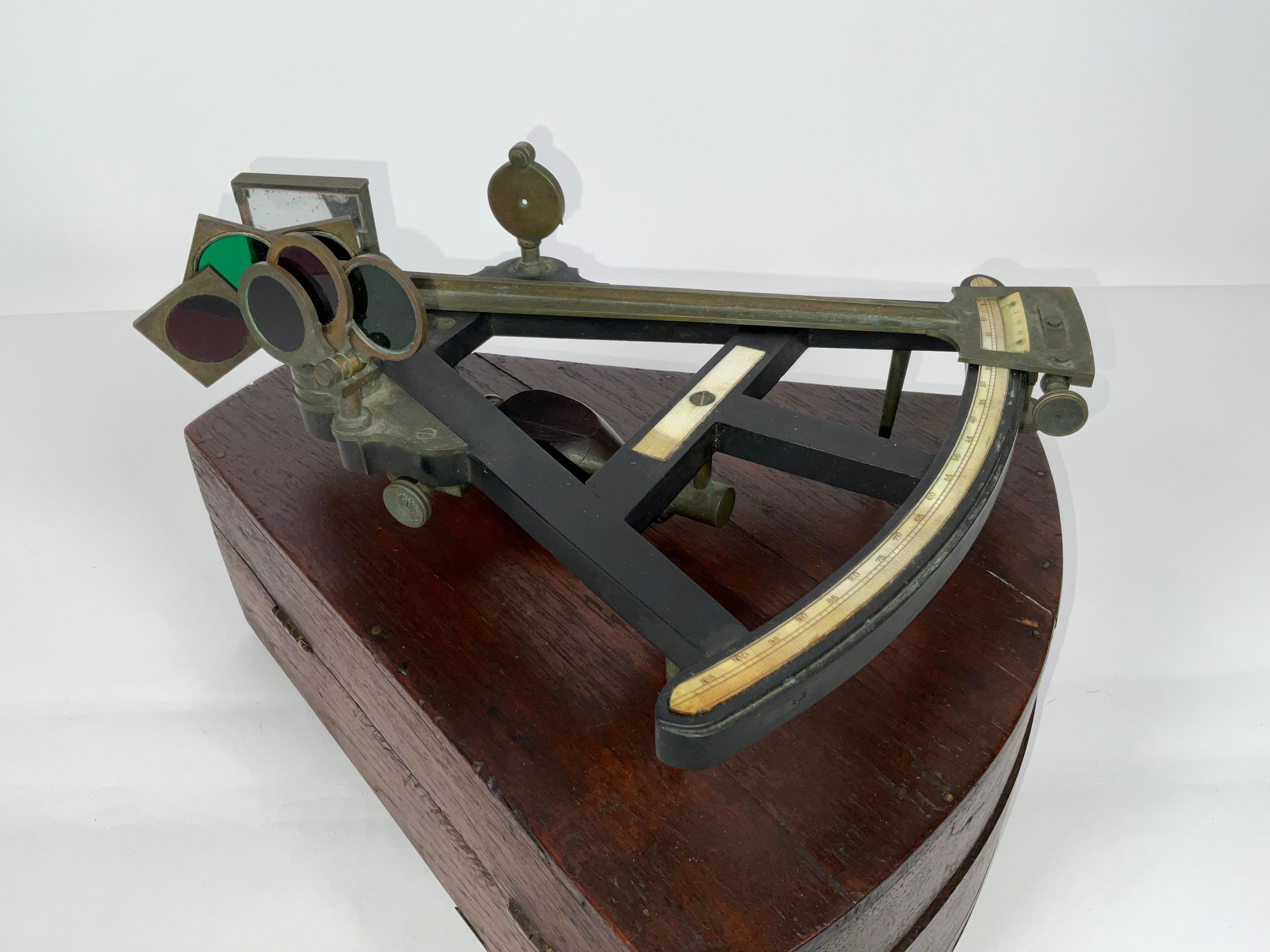 Ebony Ships Navigators Octant in Box en vente 6