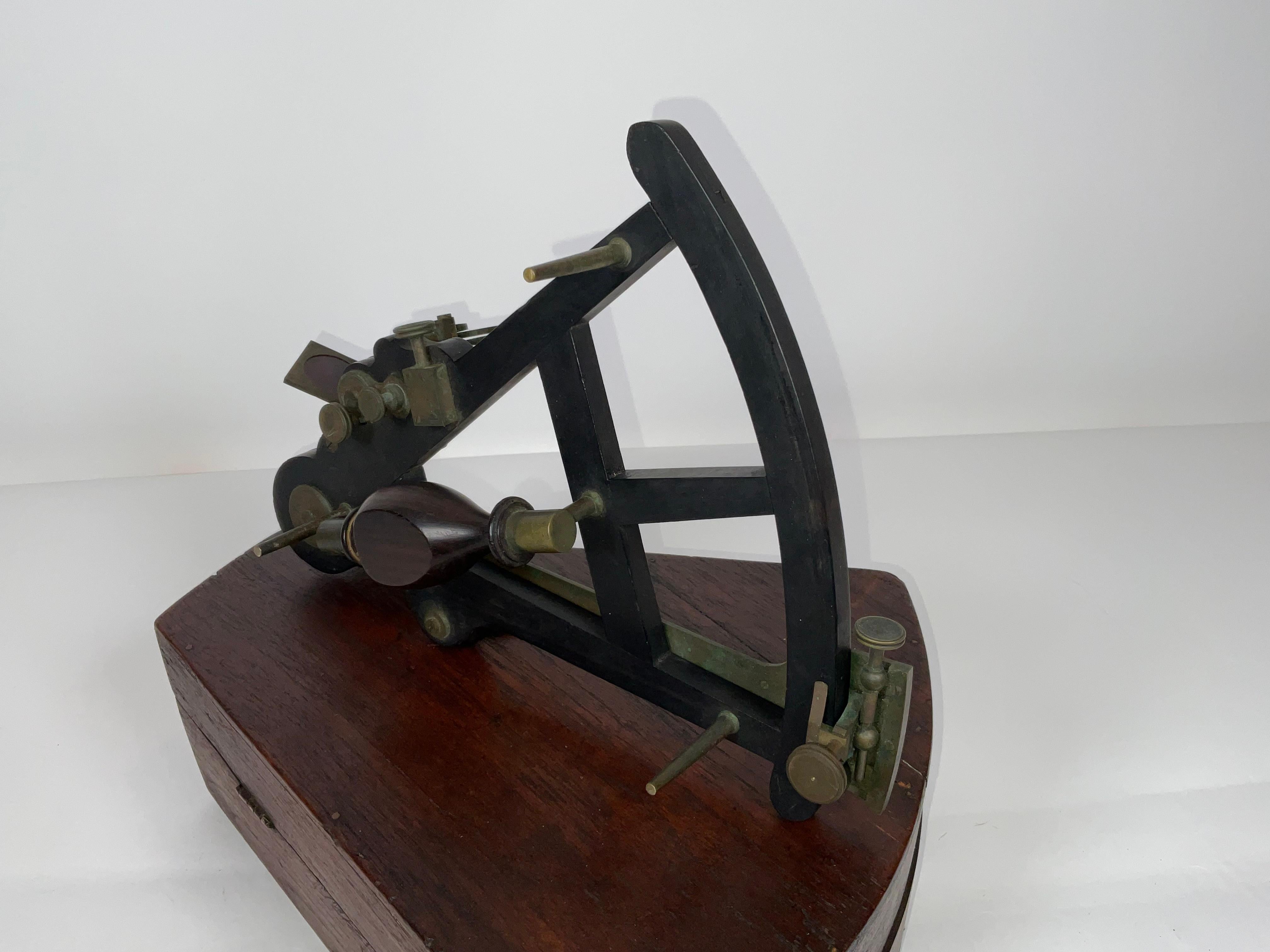 Ebony Ships Navigators Octant in Box en vente 7