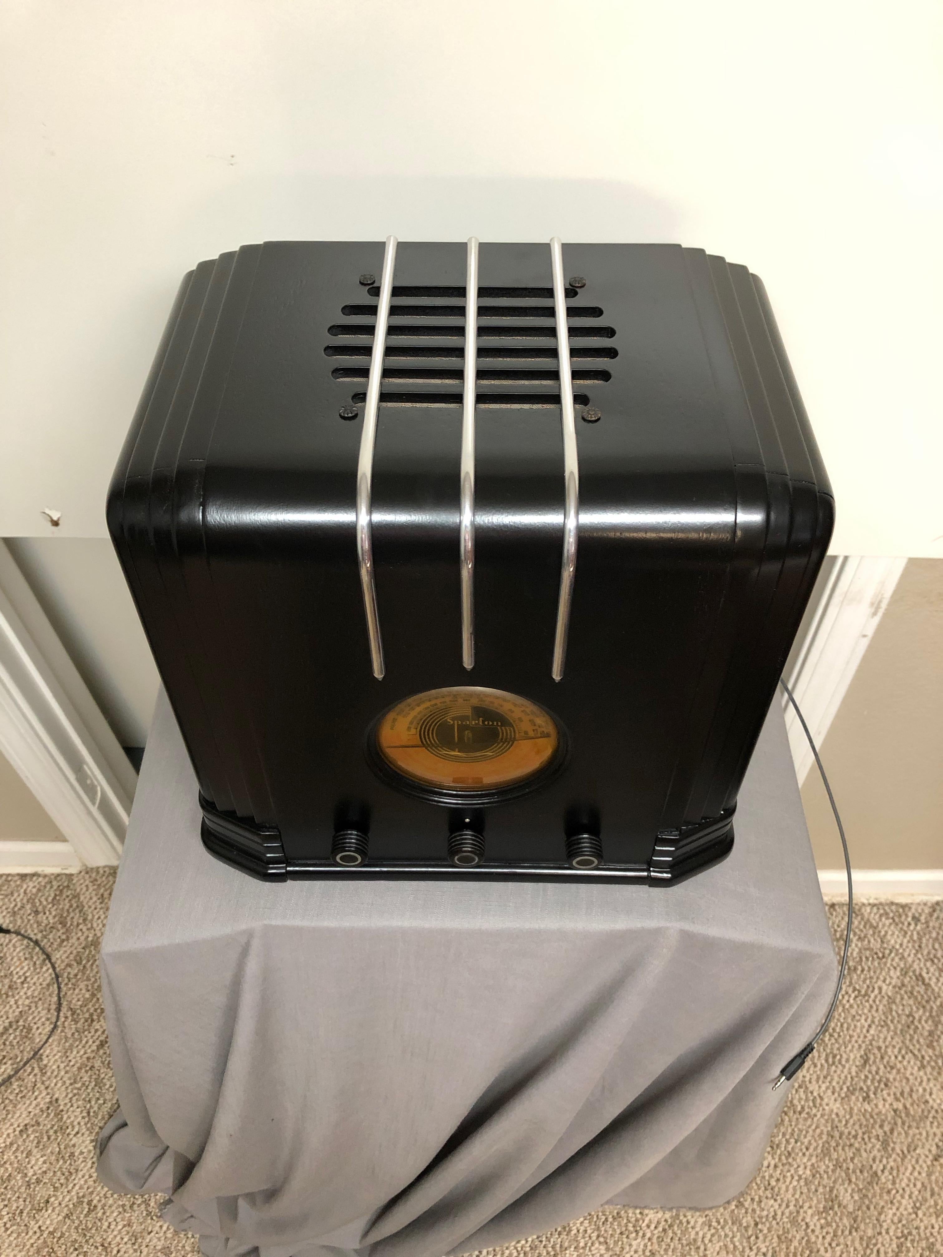 Ebony Sparton 517-B Radio Walter Dorwin Teague Art Deco Design In Good Condition In Oakland, CA