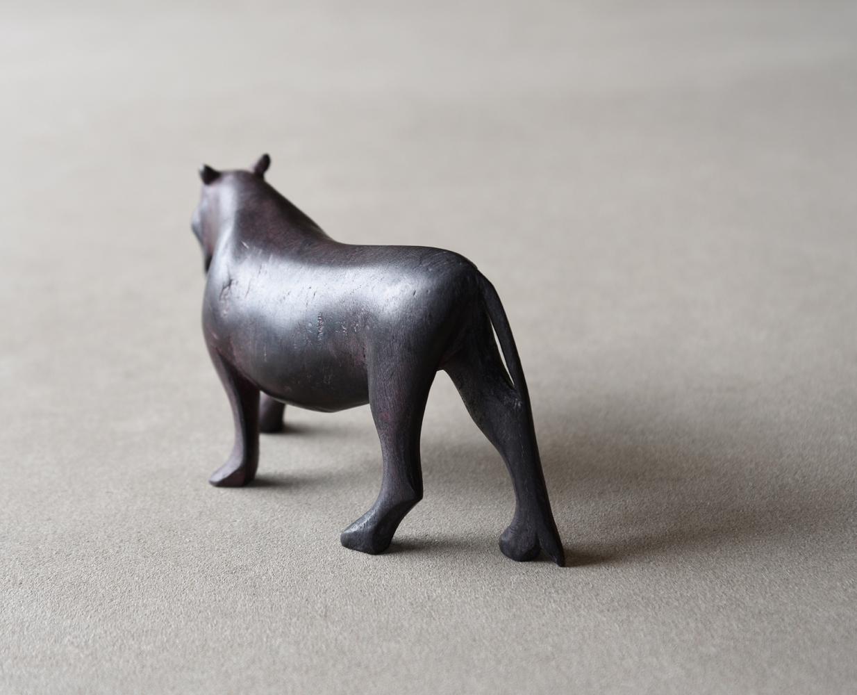 Ebony Wood Carving Tiger Sculpture In Distressed Condition For Sale In Chiba, JP