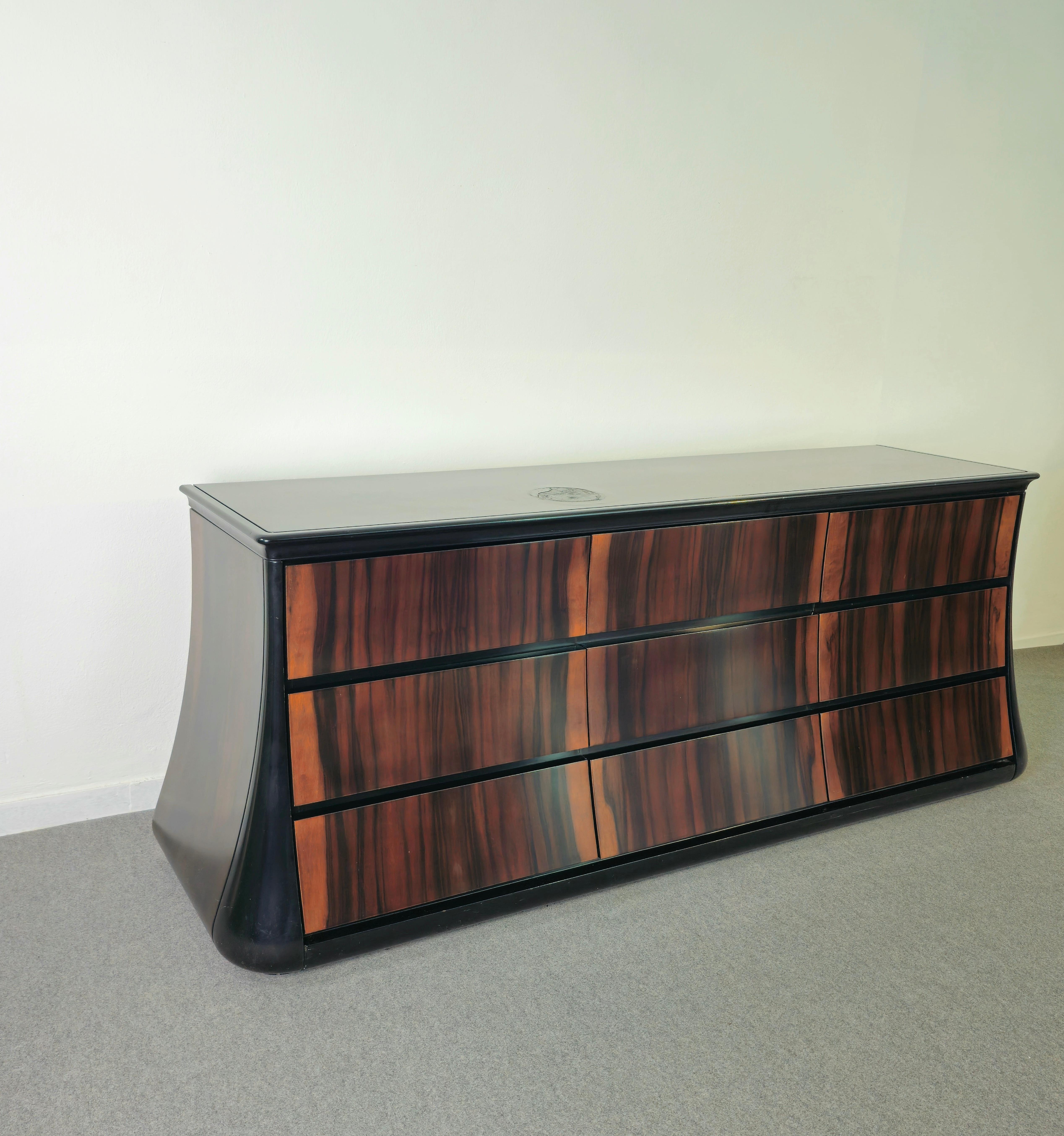 Kommode aus Ebenholz von Luciano Frigerio, Mid-Century-Design, Italien 1970er Jahre im Zustand „Gut“ in Palermo, IT