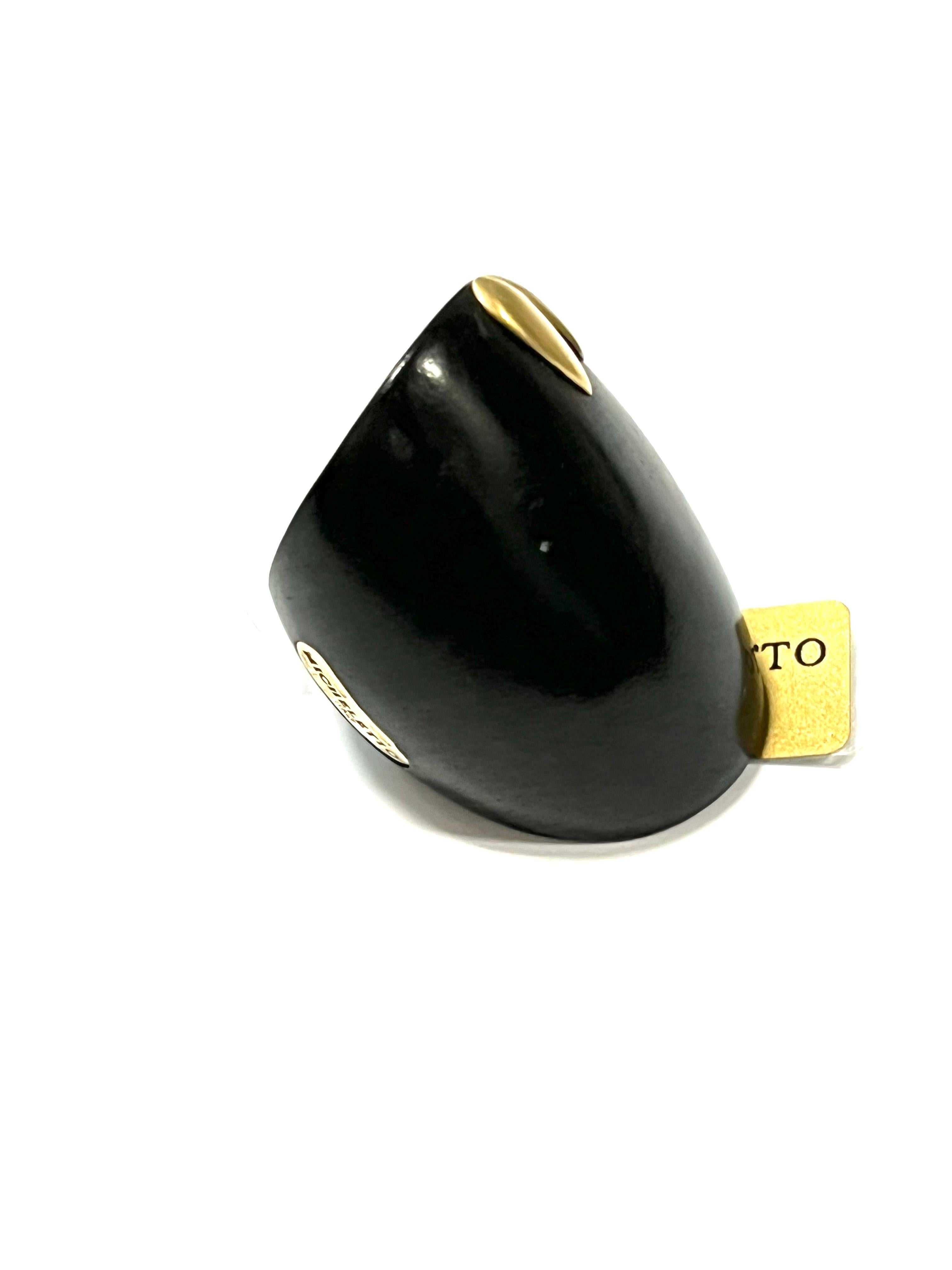 Art Deco Ebony Wood Ring 18kt Gold For Sale