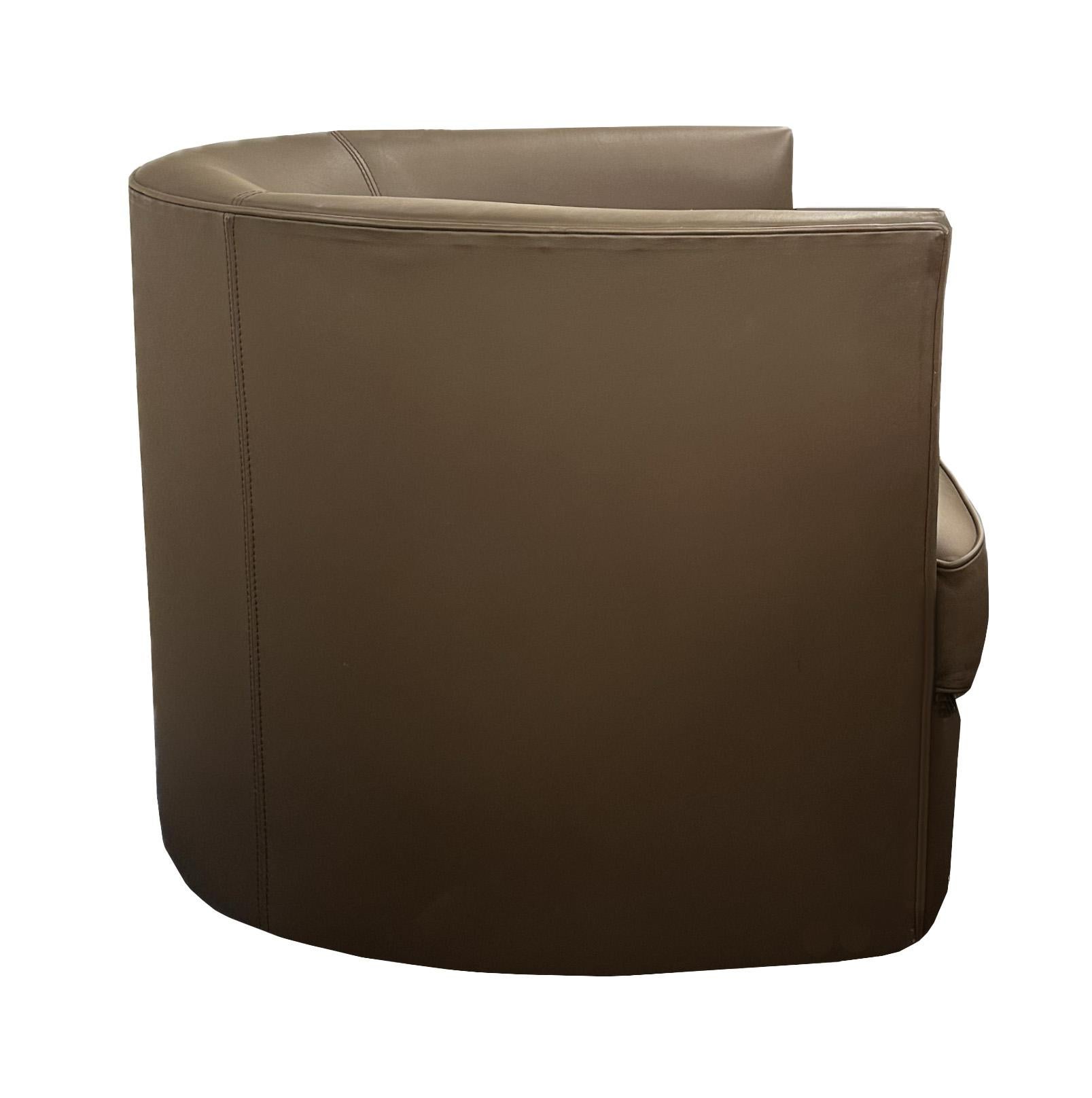 Ecart Design Fauteuil „W“ aus schokoladenbraunem Leder (Handgefertigt) im Angebot