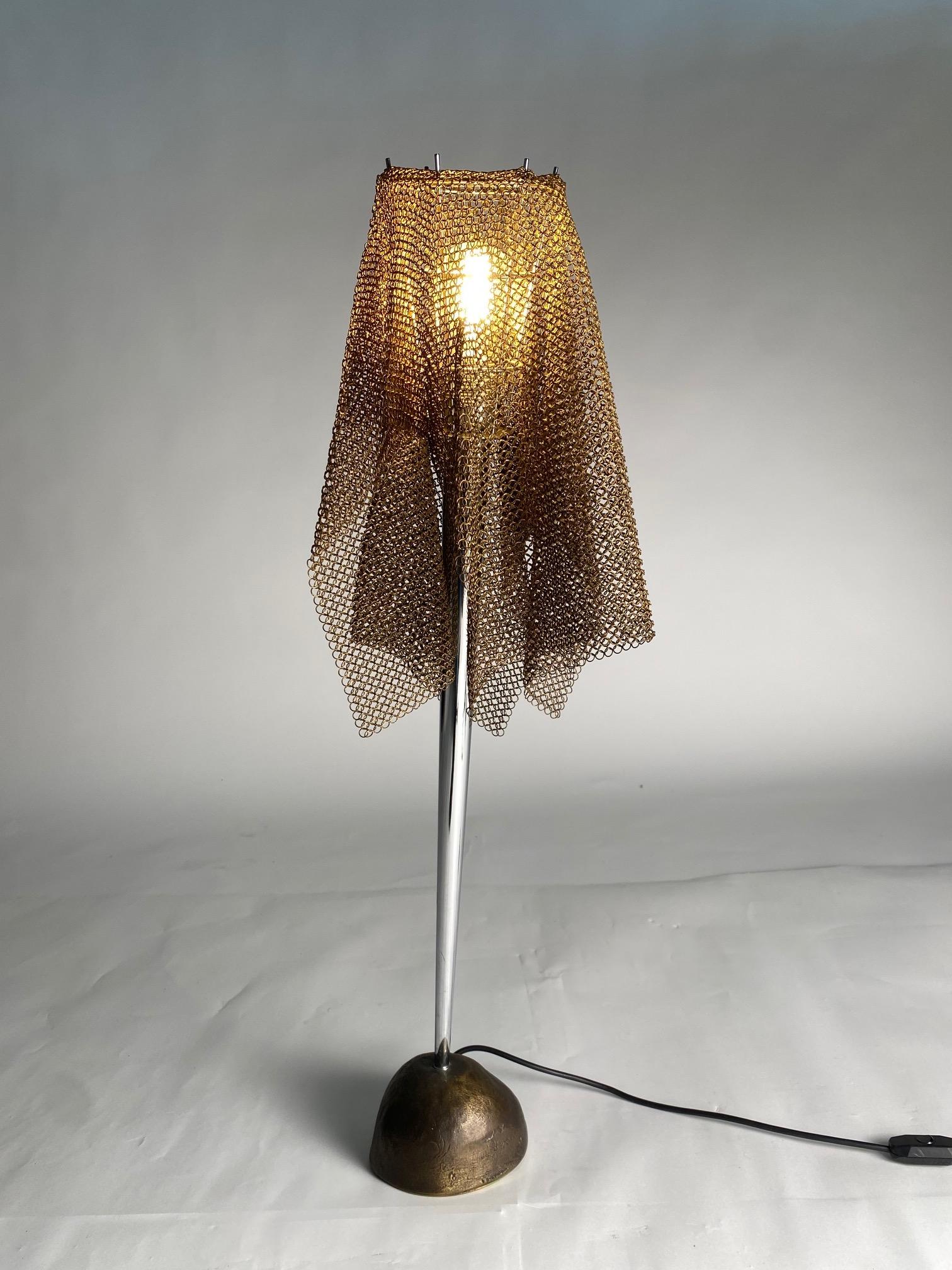 Tischlampe „Ecate“ von Toni Cordero für Artemide, Italien (Postmoderne) im Angebot