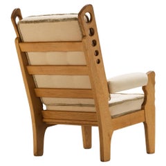 Chaise longue excentrique avec sculptures décoratives en chêne et tapisserie beige