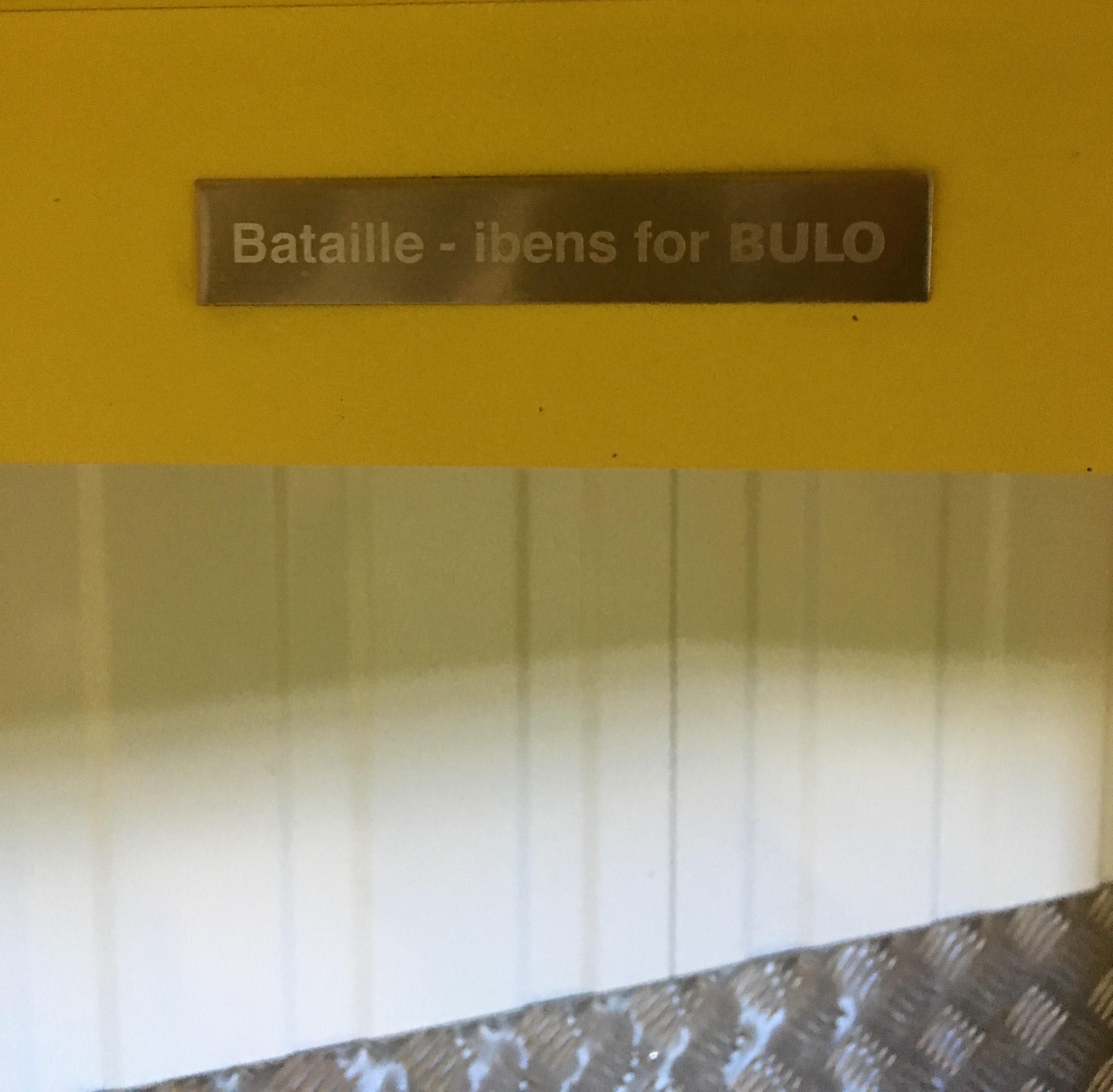 Eccentric Metal Yellow Z-Table by Claire Bataille and Paul Ibens for Bulo In Good Condition In Schagen, NL