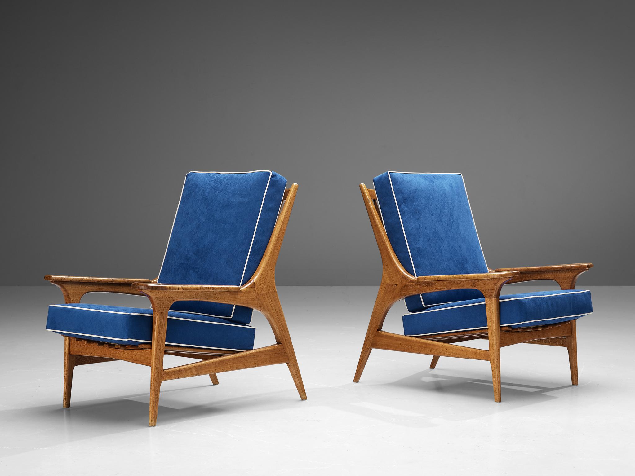 Eccentric Pair of Italian Lounge Chairs in Oak and Blue Upholstery  In Good Condition For Sale In Waalwijk, NL