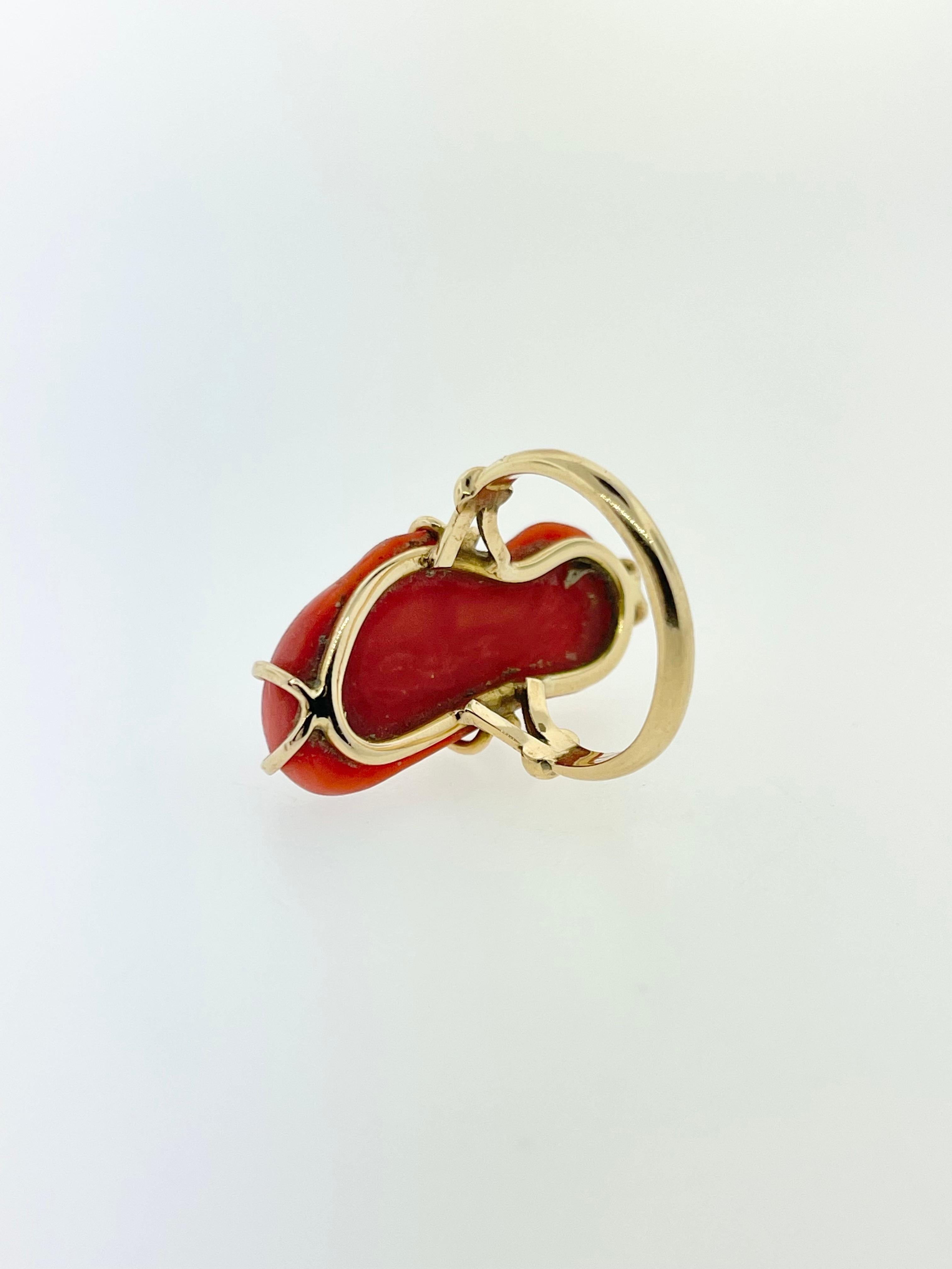 Eccentric Pink Coral Yellow Gold Ring In Excellent Condition For Sale In Los Angeles, CA