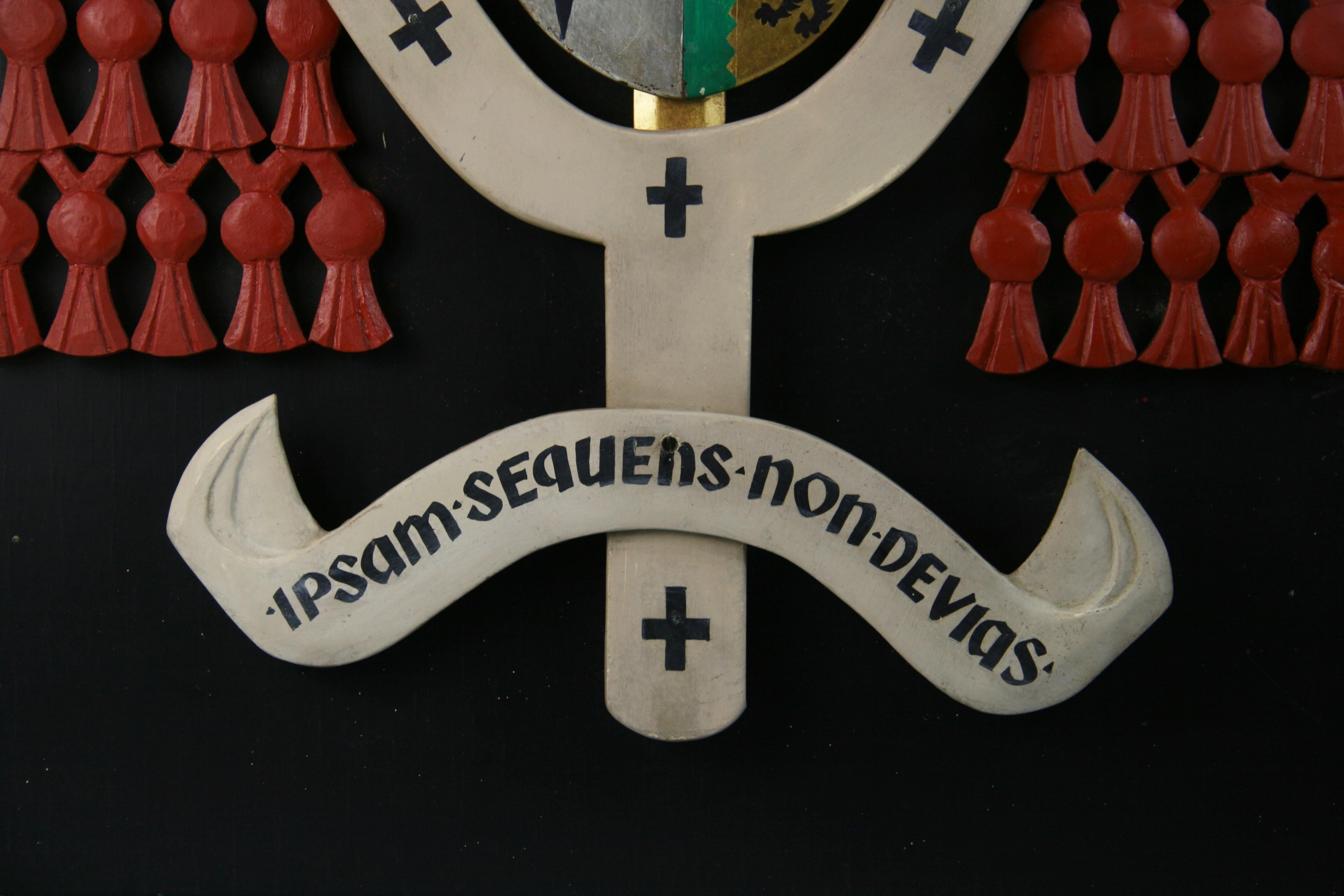 Ecclesiastic Cardinal Heraldry Coat Of Arms  Carved Wood  Panel /Wall Sculpture In Good Condition In Douglas Manor, NY