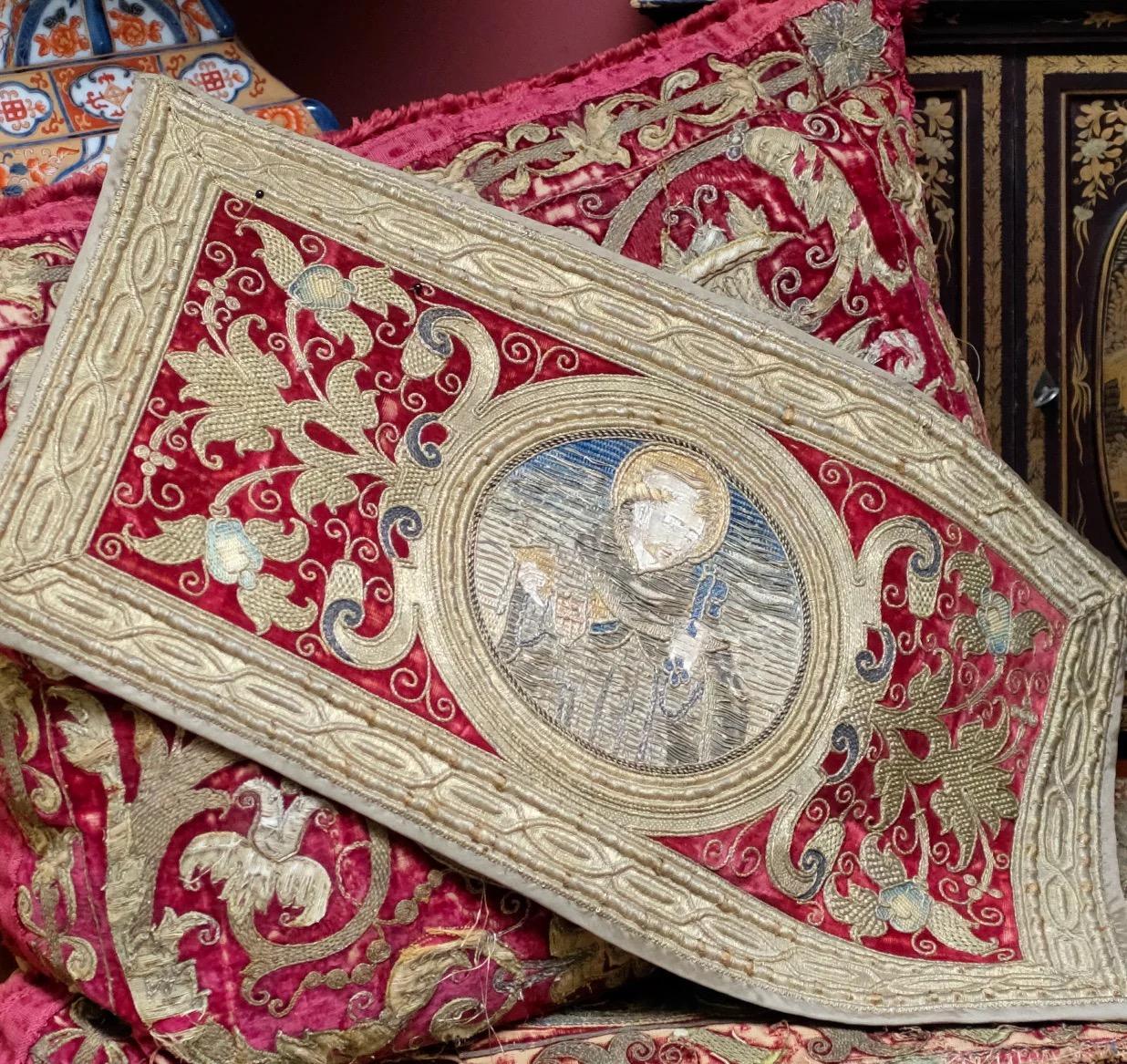 Fatto a mano Ricamo ecclesiastico San Pietro  Circa 1600 in vendita