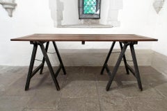 Tavolo ecclesiastico a cavalletto in Oak con incisioni decorative, inizio XX secolo