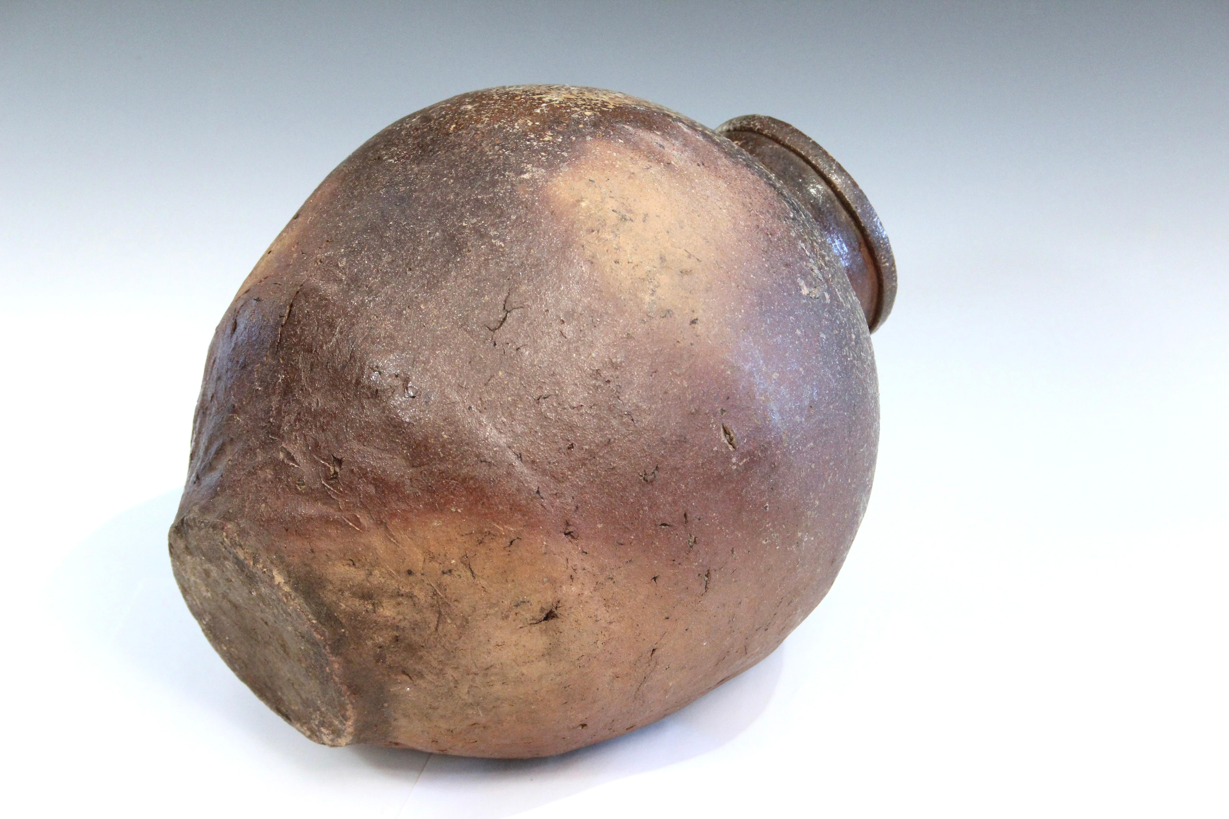 Fino al XVIII secolo Vaso Tsubo di Echizen Ware del periodo Edo Ceramica giapponese Wabi Sabi smaltata a cenere in vendita