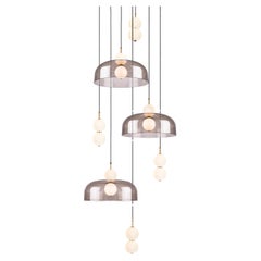 Eco 8 Piezas, Lámpara y Pantalla. Orbes de cristal opalino, pantalla ahumada y detalles de latón