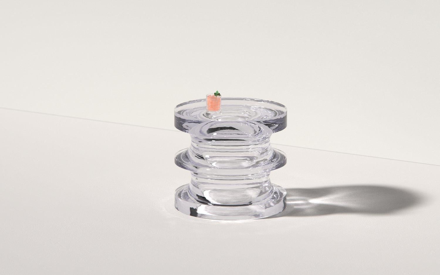 Echo III Side Table in Crystal Clear by Ian Alistair Cochran Represented by Tuleste Factory

Solid Resin 

W 20