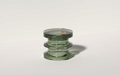 Tavolino Echo III in resina poliuretanica traslucida di Ian Cochran in Oliver profondo