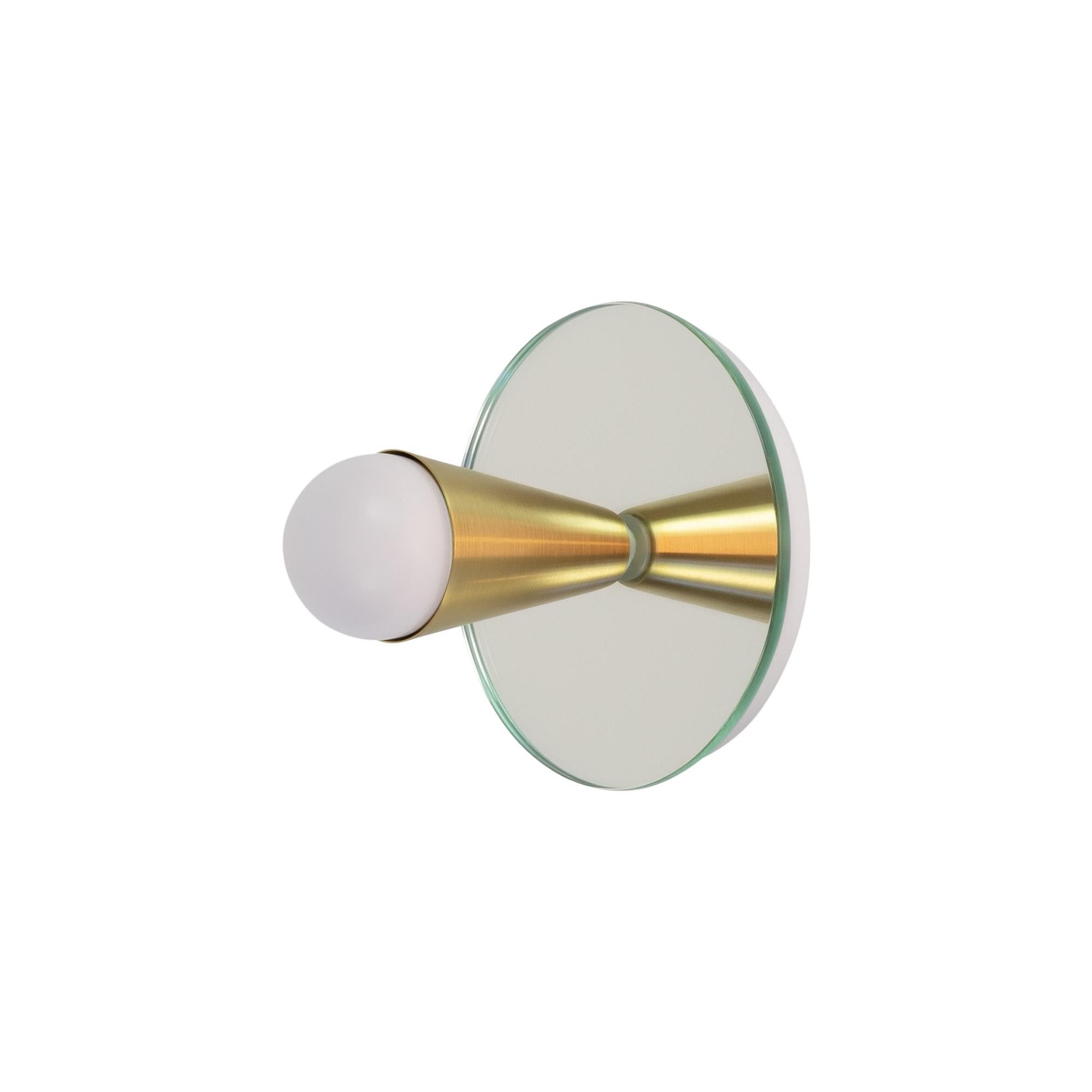 Verniciatura a polvere Coppia di lampade Echo One Sconce in ottone, di Souda, in offerta in vendita