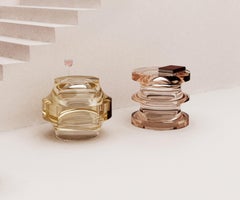 Tavolino Echo I in Champagne, Resina poliuretanica traslucida, di Ian Cochran