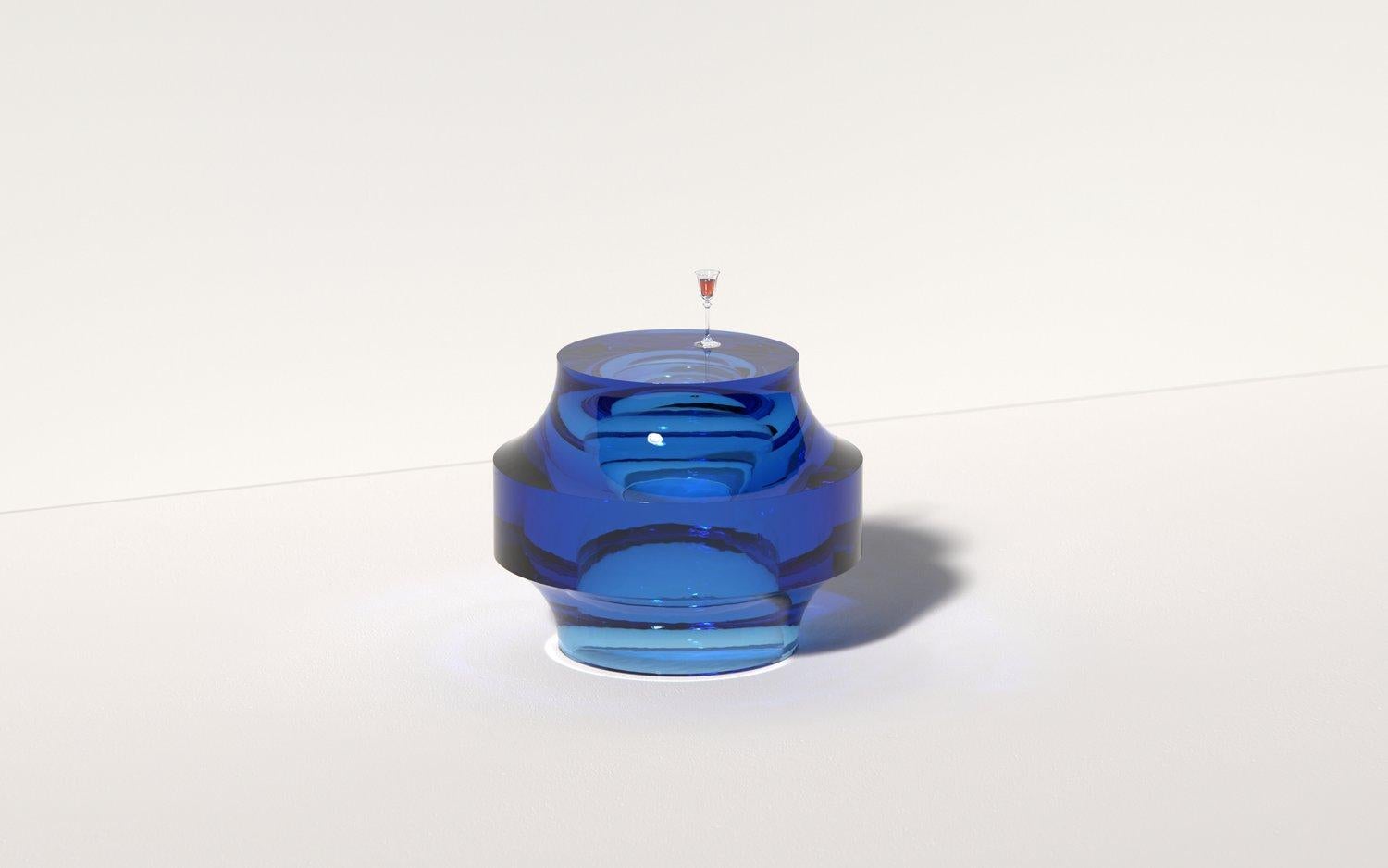 Echo side table I by Ian Alistair Cochran. Represented by Tuleste Factory

Solid resin 
W 20