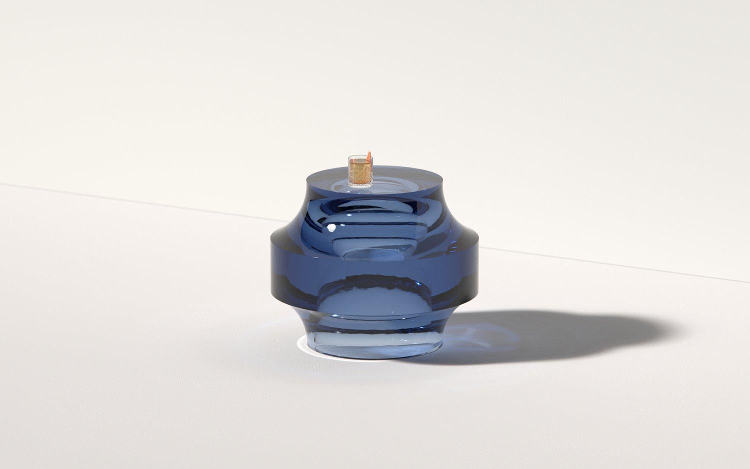 Echo side table I by Ian Alistair Cochran. Represented by Tuleste Factory

Solid resin 
W 20