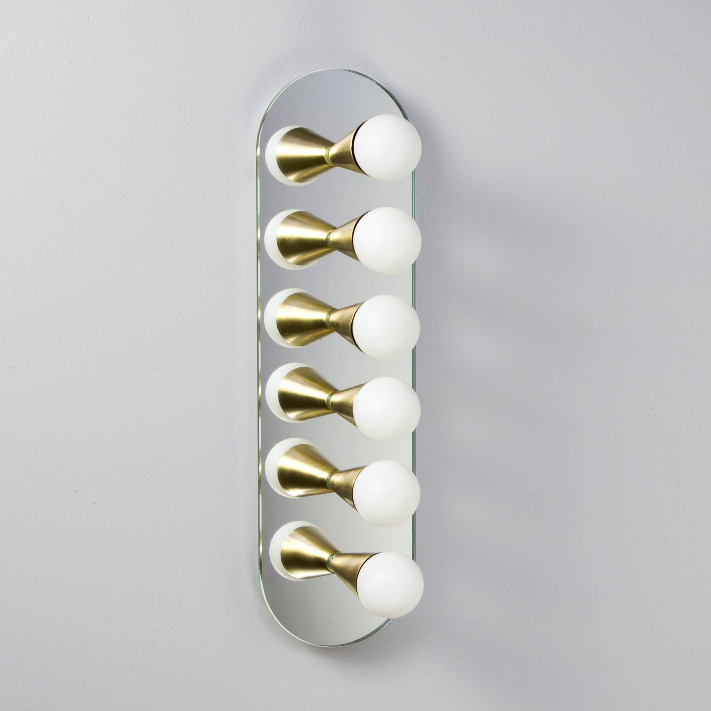 Echo Six Flush Mount in Brass, de Souda, en Stock Siglo XXI y contemporáneo en venta