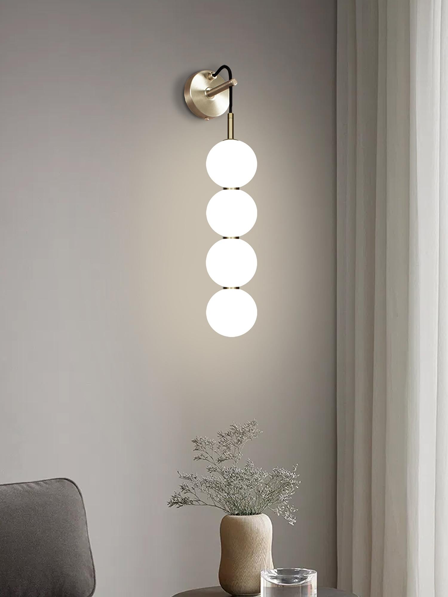 Britannico Echo Wall Light, 4 Ball in vendita