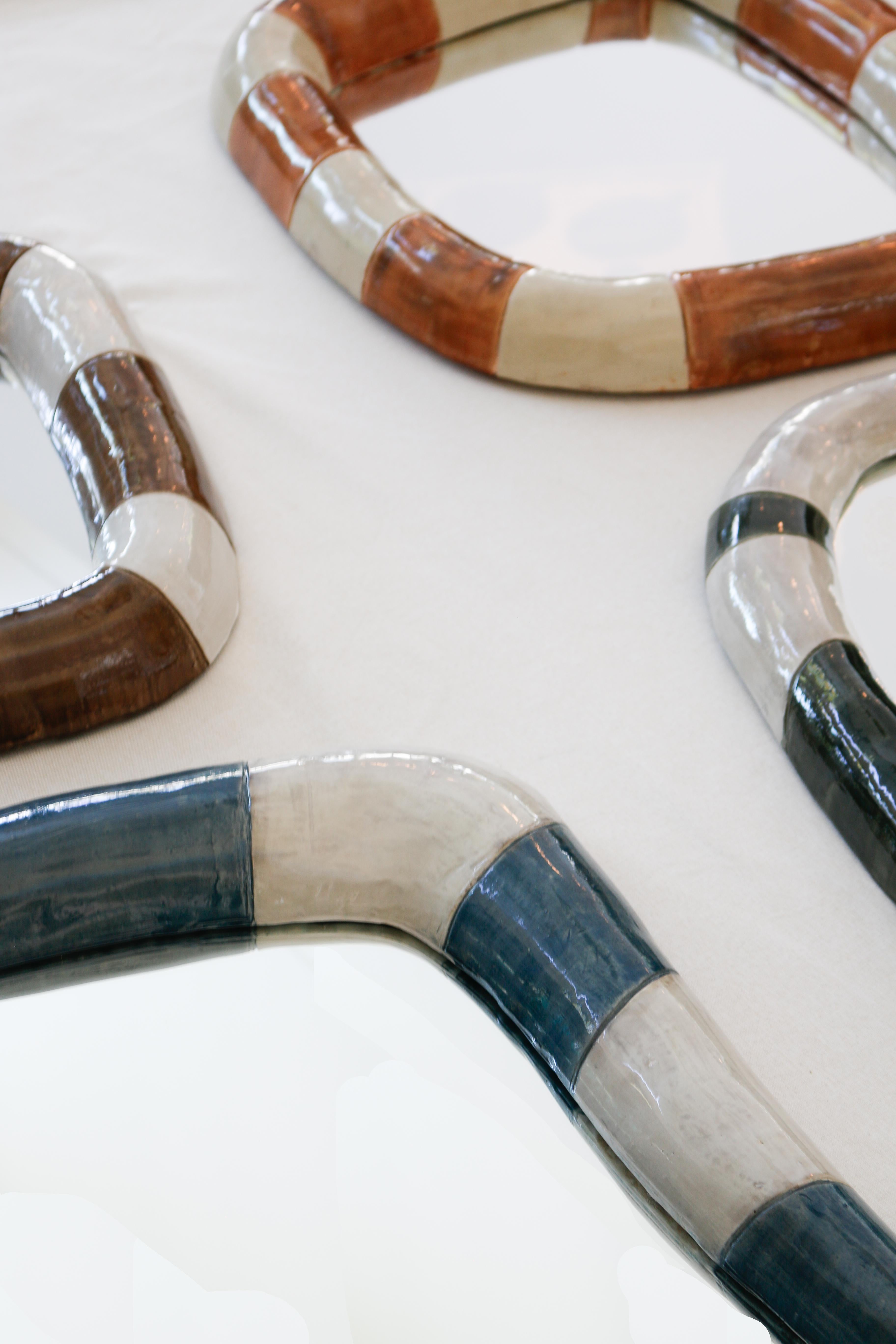 Miroir Echoe bleu par Marcela Cure Neuf - En vente à Barranquilla, CO
