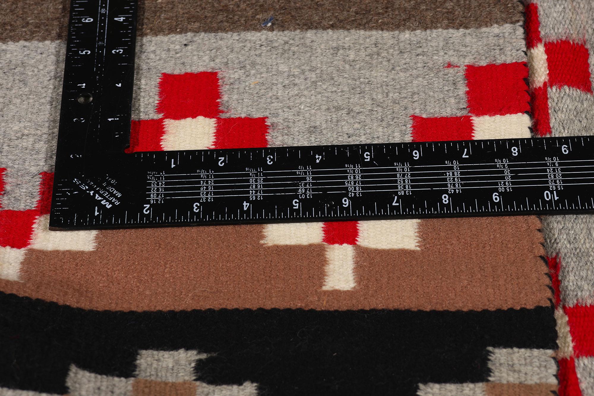 XX secolo Echi della Mesa: Un intreccio di cristalli senza tempo di prestigio e provenienza in vendita