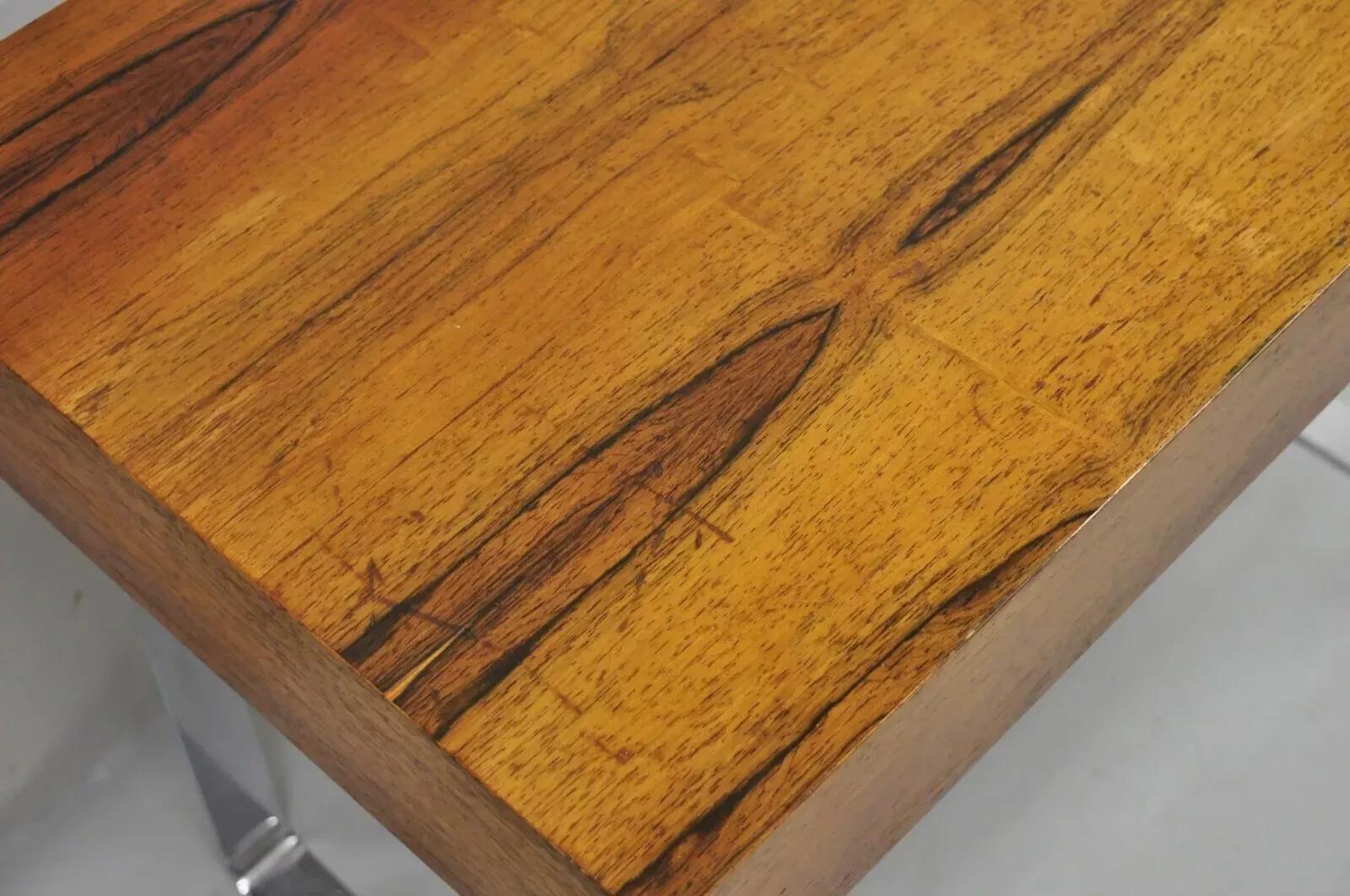 Table de coiffeuse danoise moderne mi-siècle en bois de rose Echtes Kristall Spiegelglas Bon état - En vente à Philadelphia, PA