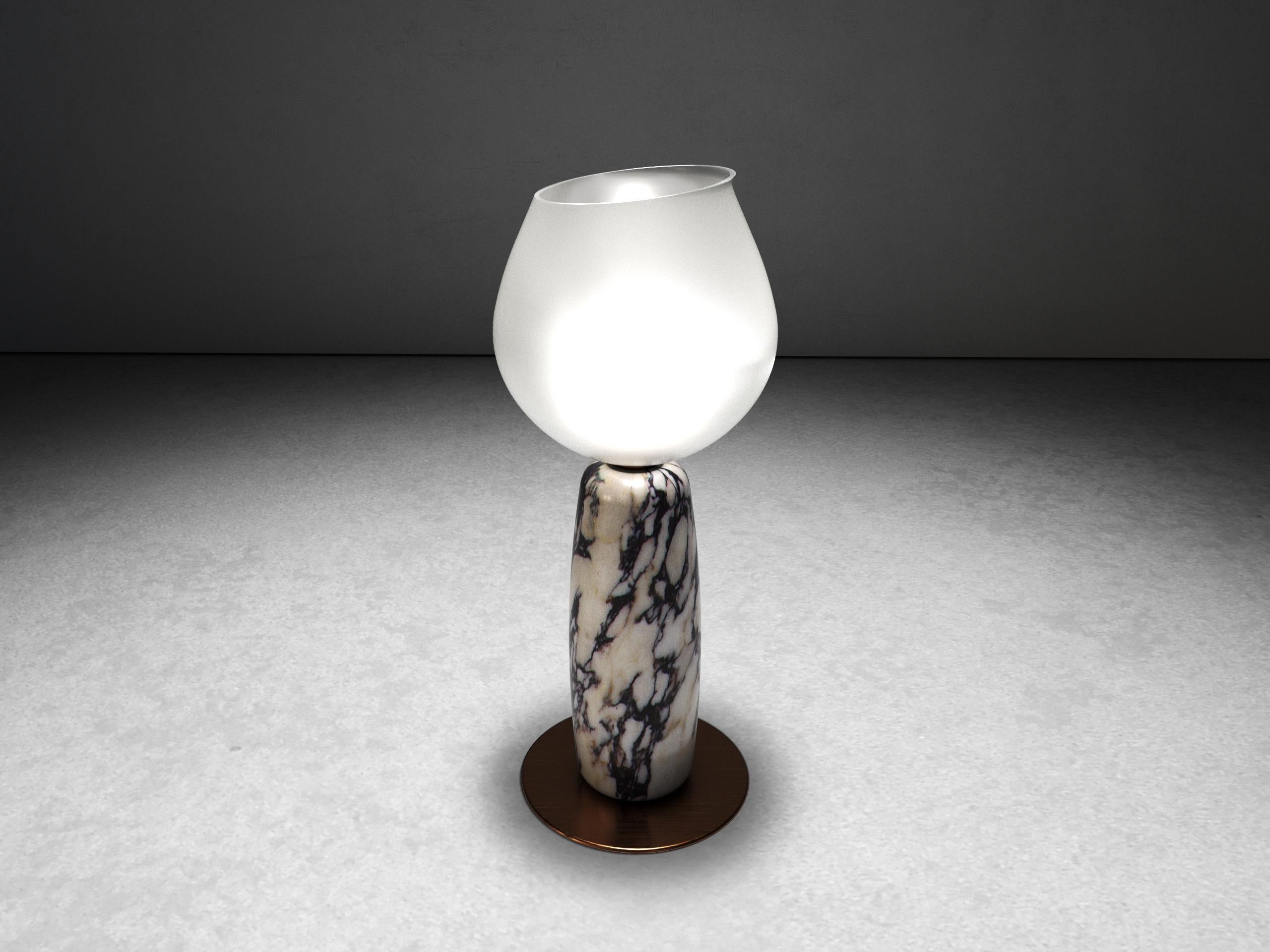 Britannique Lampe de bureau Eclat II Calacatta Viola en édition limitée de Grzegorz Majka en vente