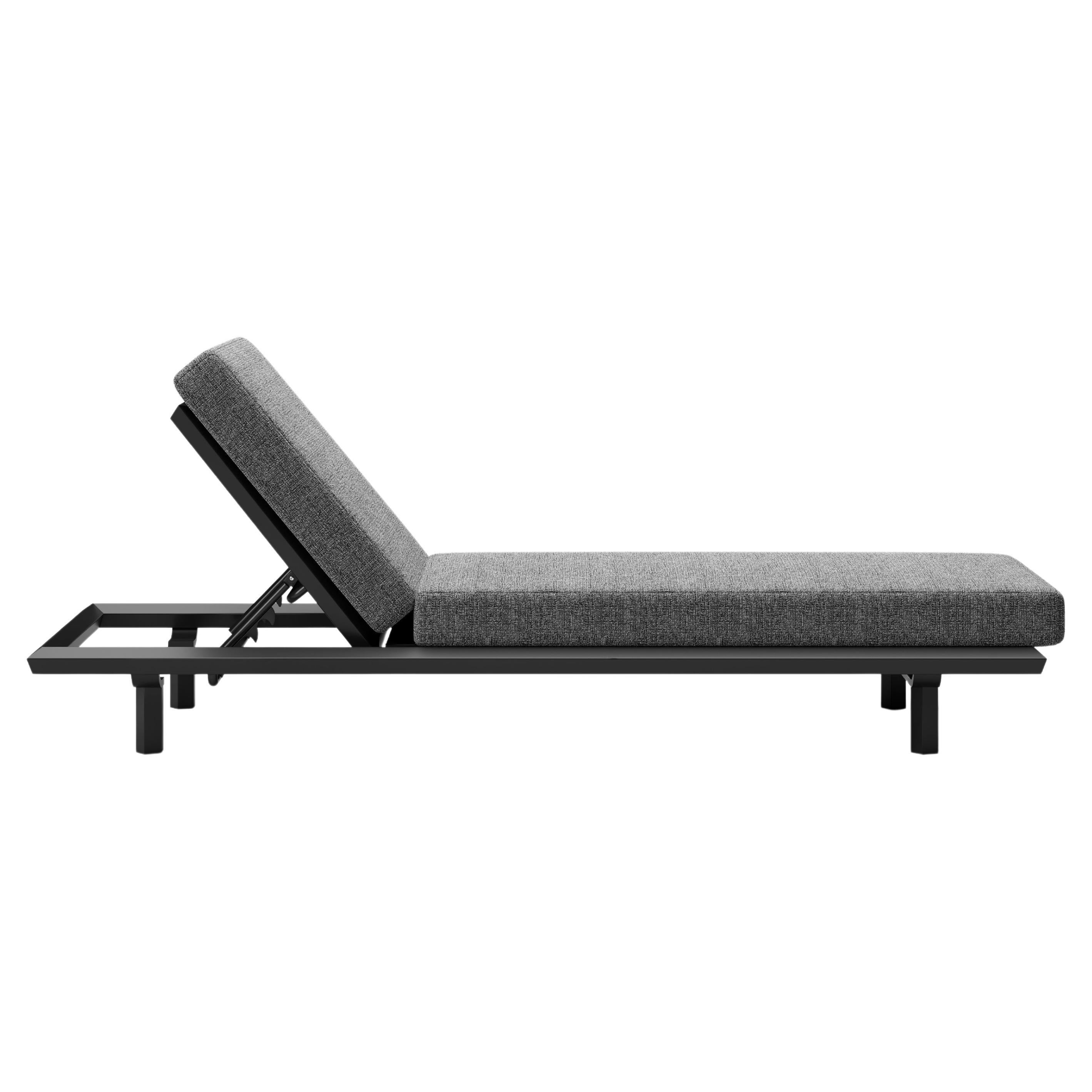 Éclat-Nightfall Rope, Luminesce Fabric And Aluminum Frame Sun Lounger by SNOC