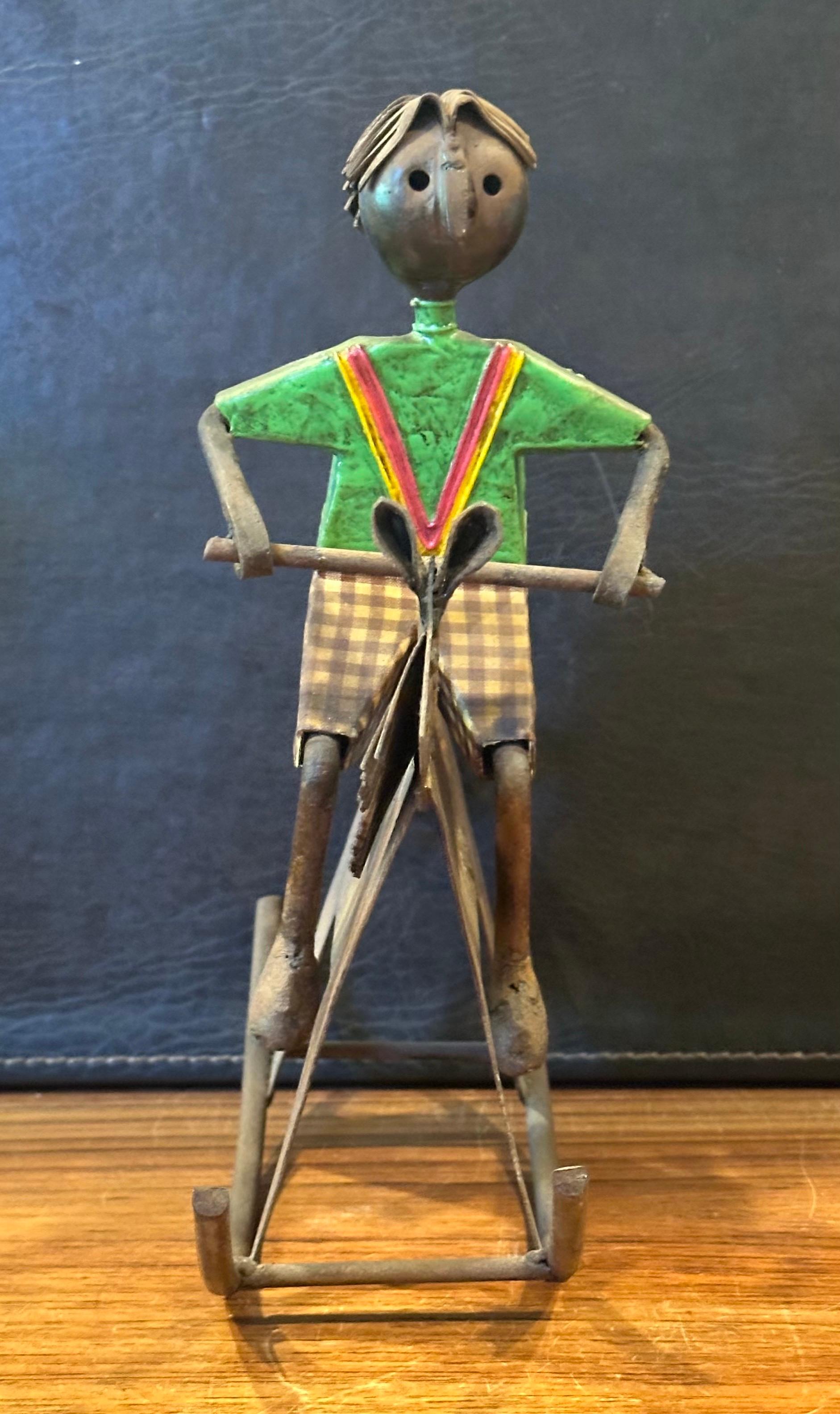 Escultura ecléctica de metal pintado Niño en caballo balancín por Luis Felguerez Mexicano en venta