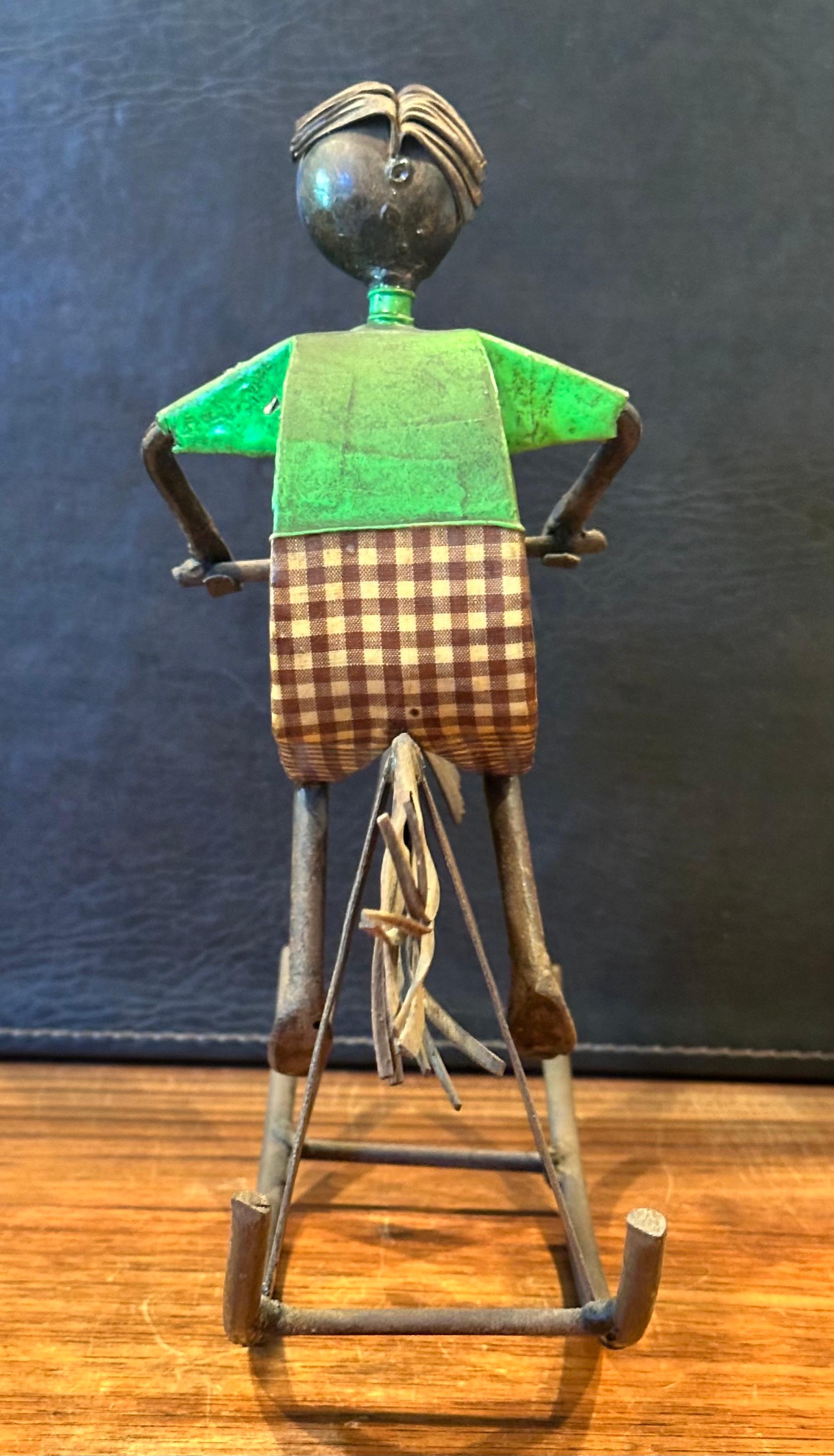 Escultura ecléctica de metal pintado Niño en caballo balancín por Luis Felguerez Metal en venta
