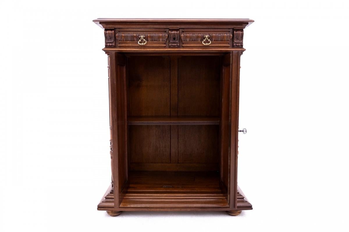 Walnut Eclectic chest of drawers, France, circa 1890. After renovation. For Sale