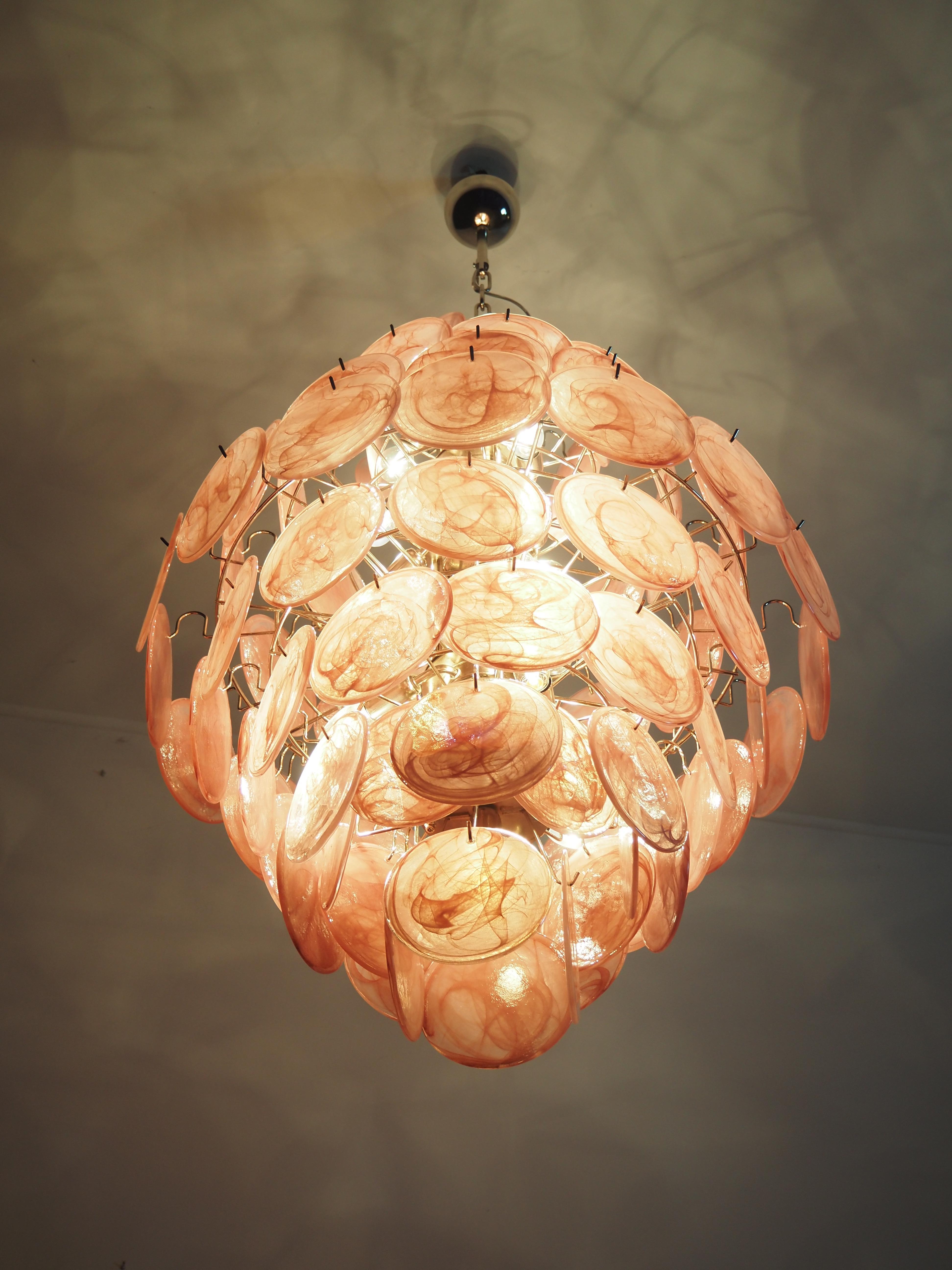 Lampadario Piramide di Murano rosa eclettico in stile Vistosi. in vendita 2
