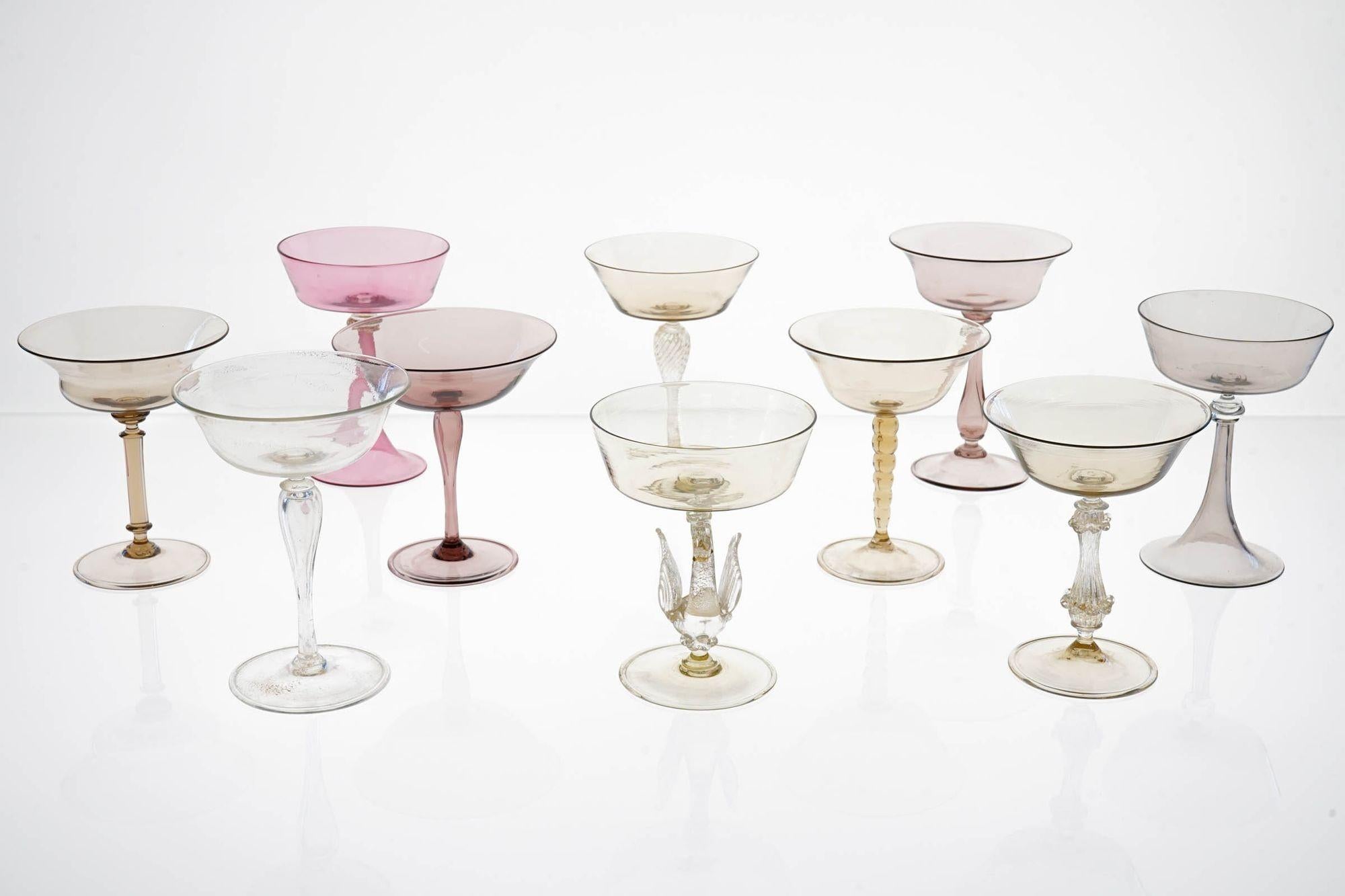 Verre de Murano Ensemble éclectique de 10 verres à champagne Cenedese, chacun de conception différente. Unique en son genre en vente