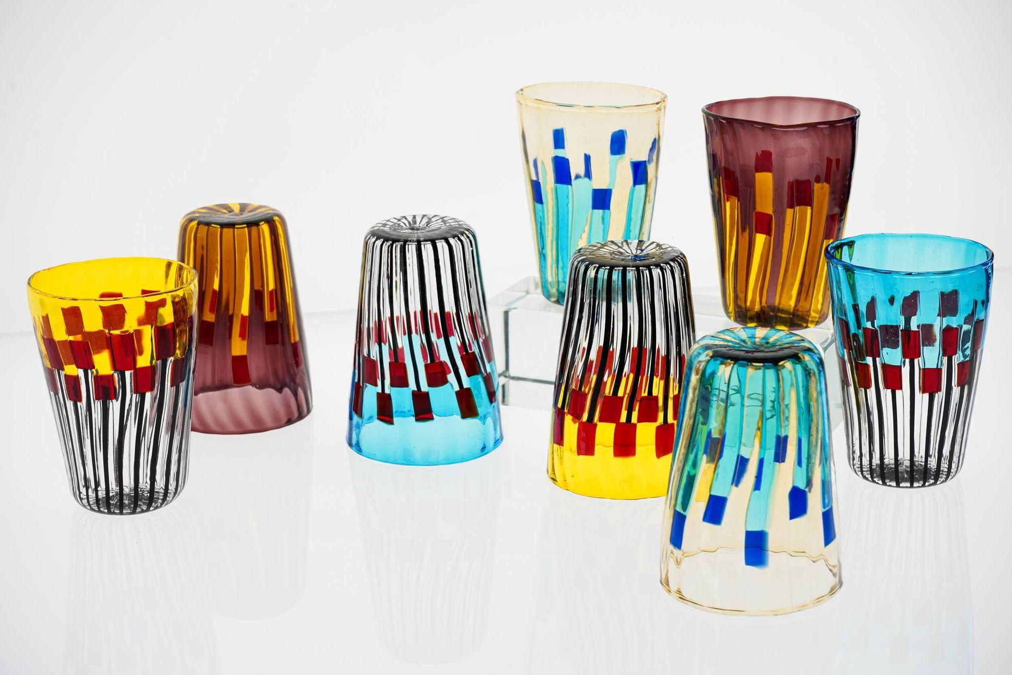 Juego ecléctico de 8 vasos de cristal de Murano, colección Aria, Firmado en venta 3