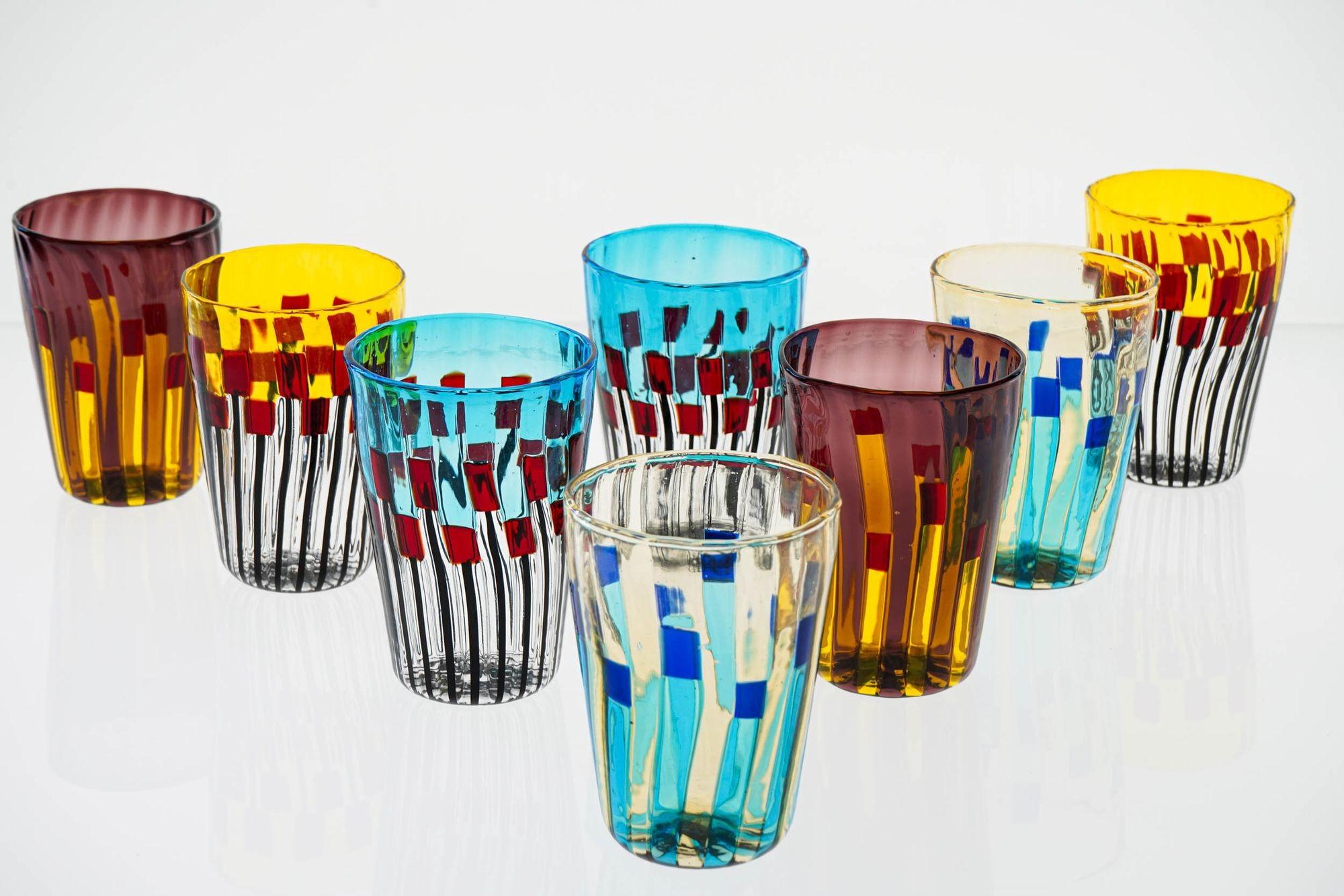 Juego ecléctico de 8 vasos de cristal de Murano, colección Aria, Firmado en venta 7