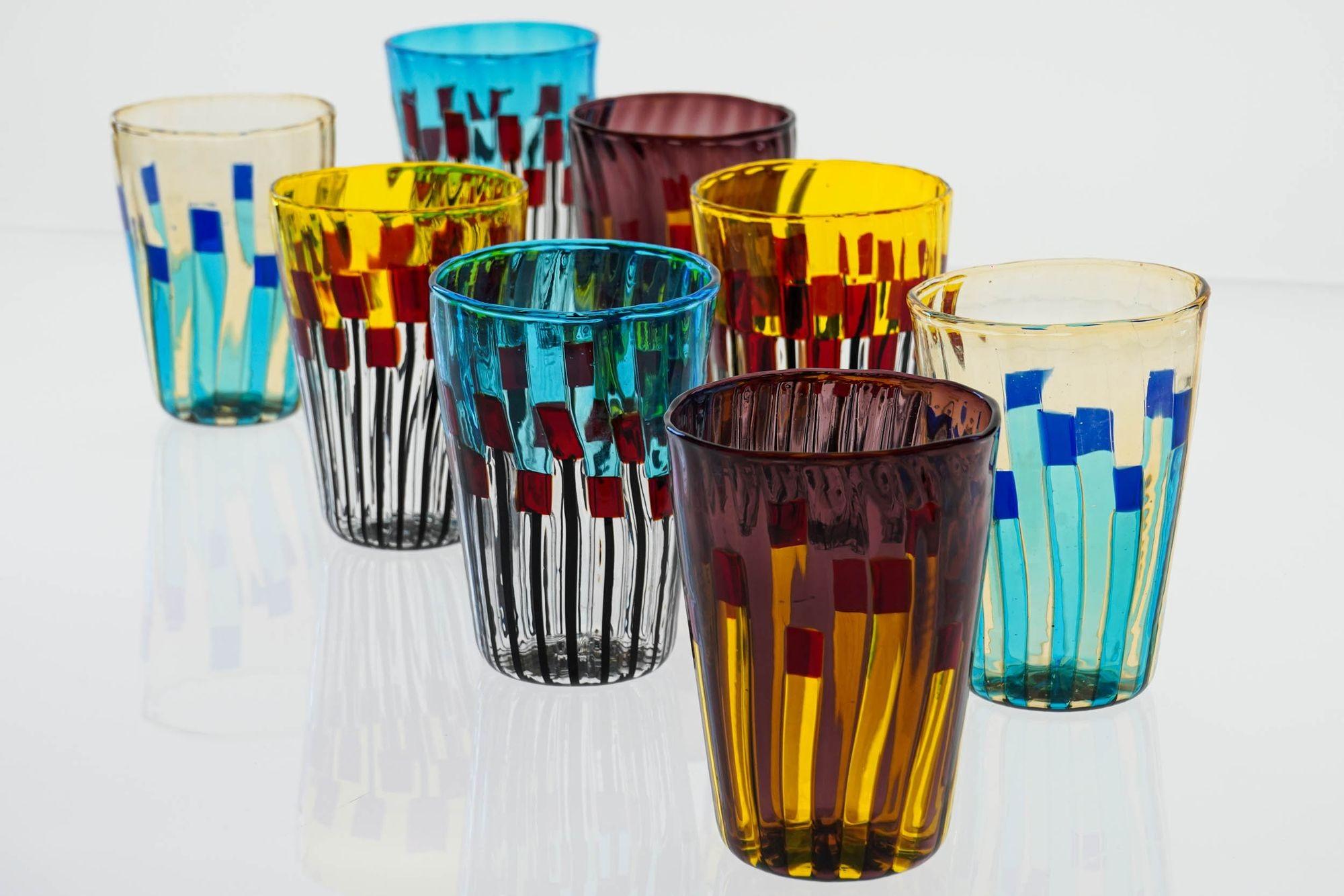 Juego ecléctico de 8 vasos de cristal de Murano, colección Aria, Firmado en venta 9