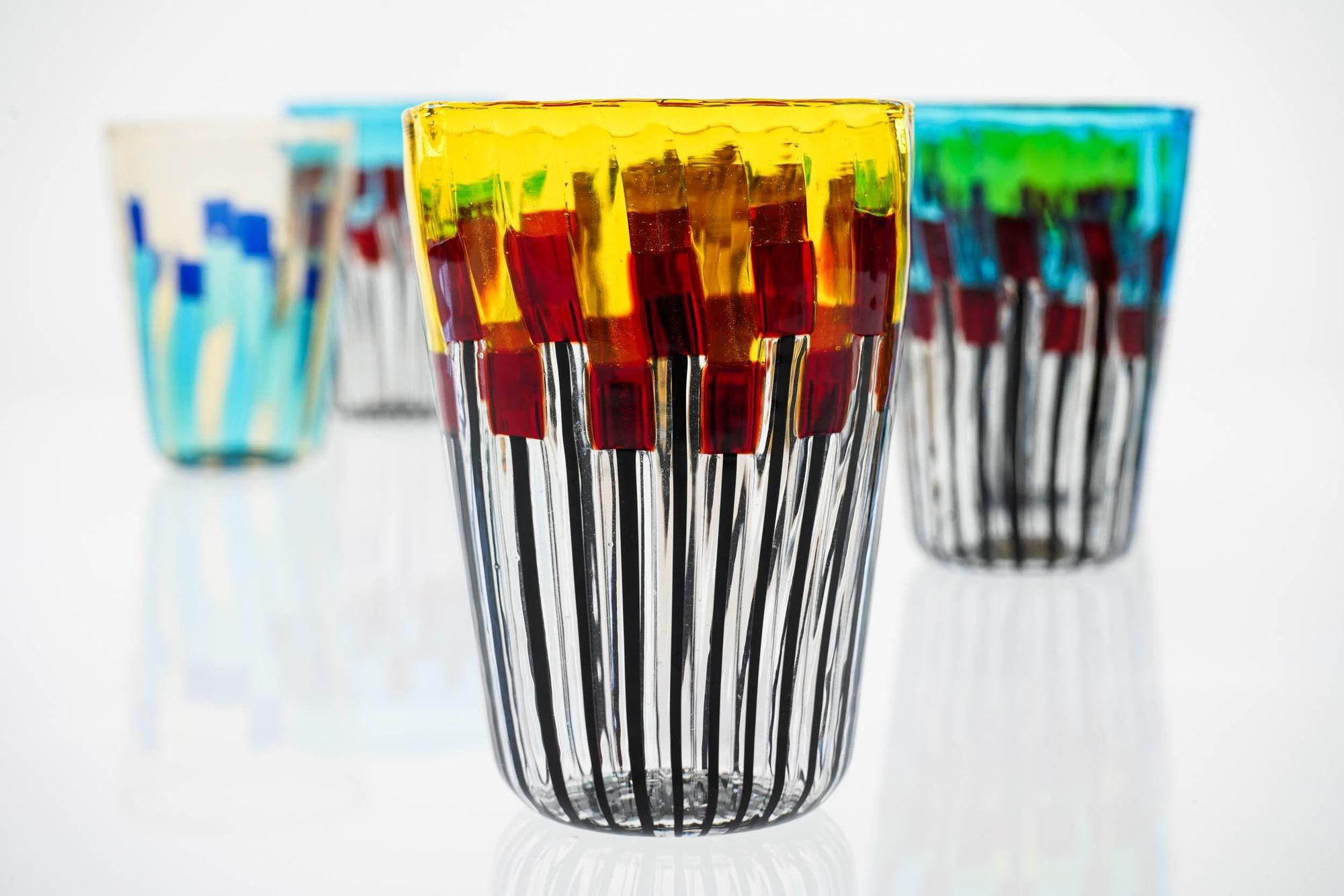 Juego ecléctico de 8 vasos de cristal de Murano, colección Aria, Firmado en Excelente estado para la venta en Tavarnelle val di Pesa, Florence