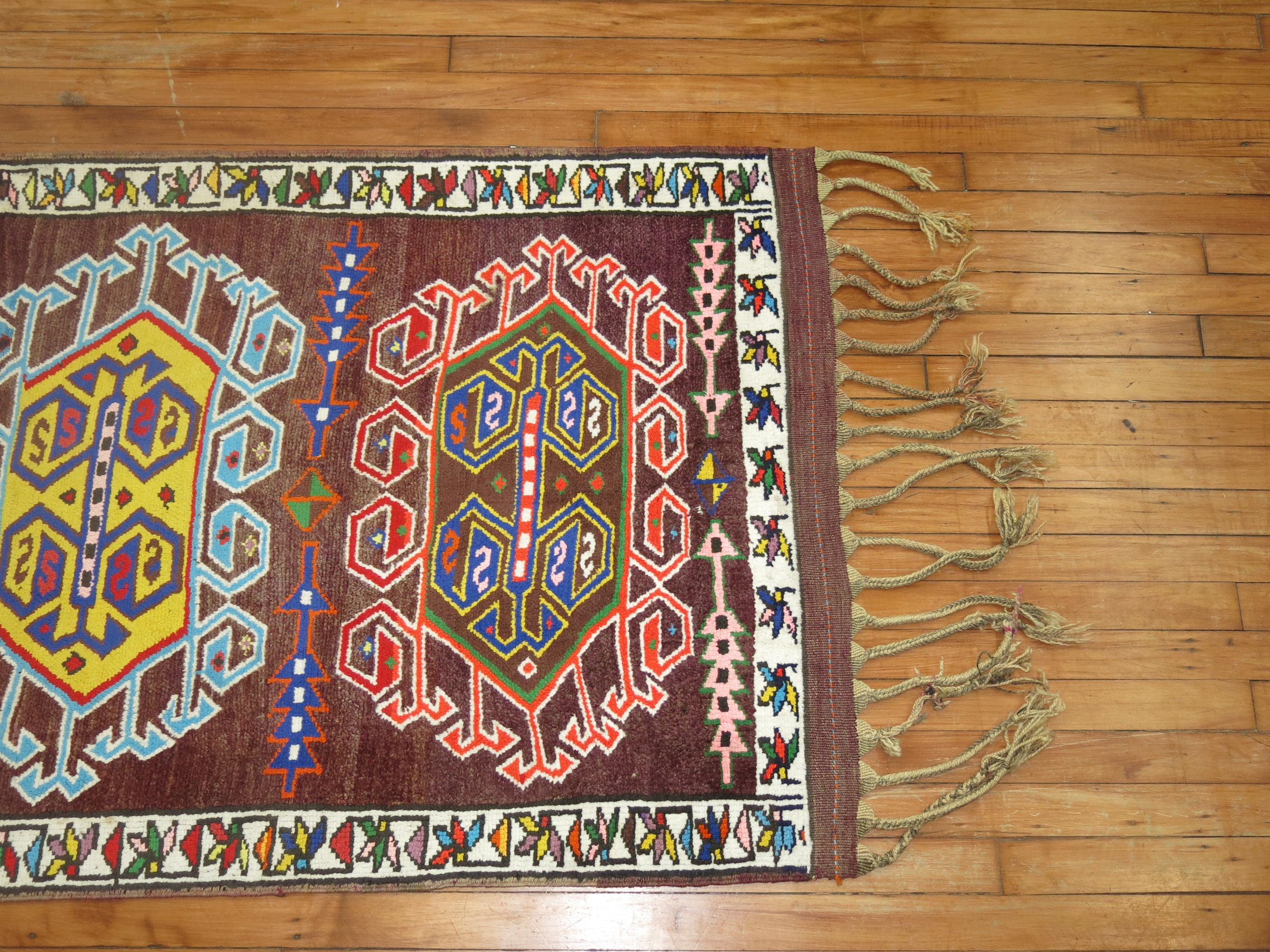 Turkish Anatolian runner from the middle of the 20th century with a design and colors

Measures: 3'1 x 10'2''