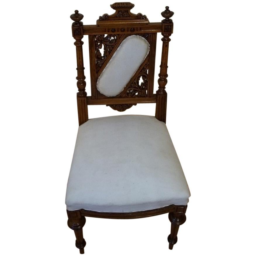 Stuhl aus eklektischem Nussbaumholz von 1880