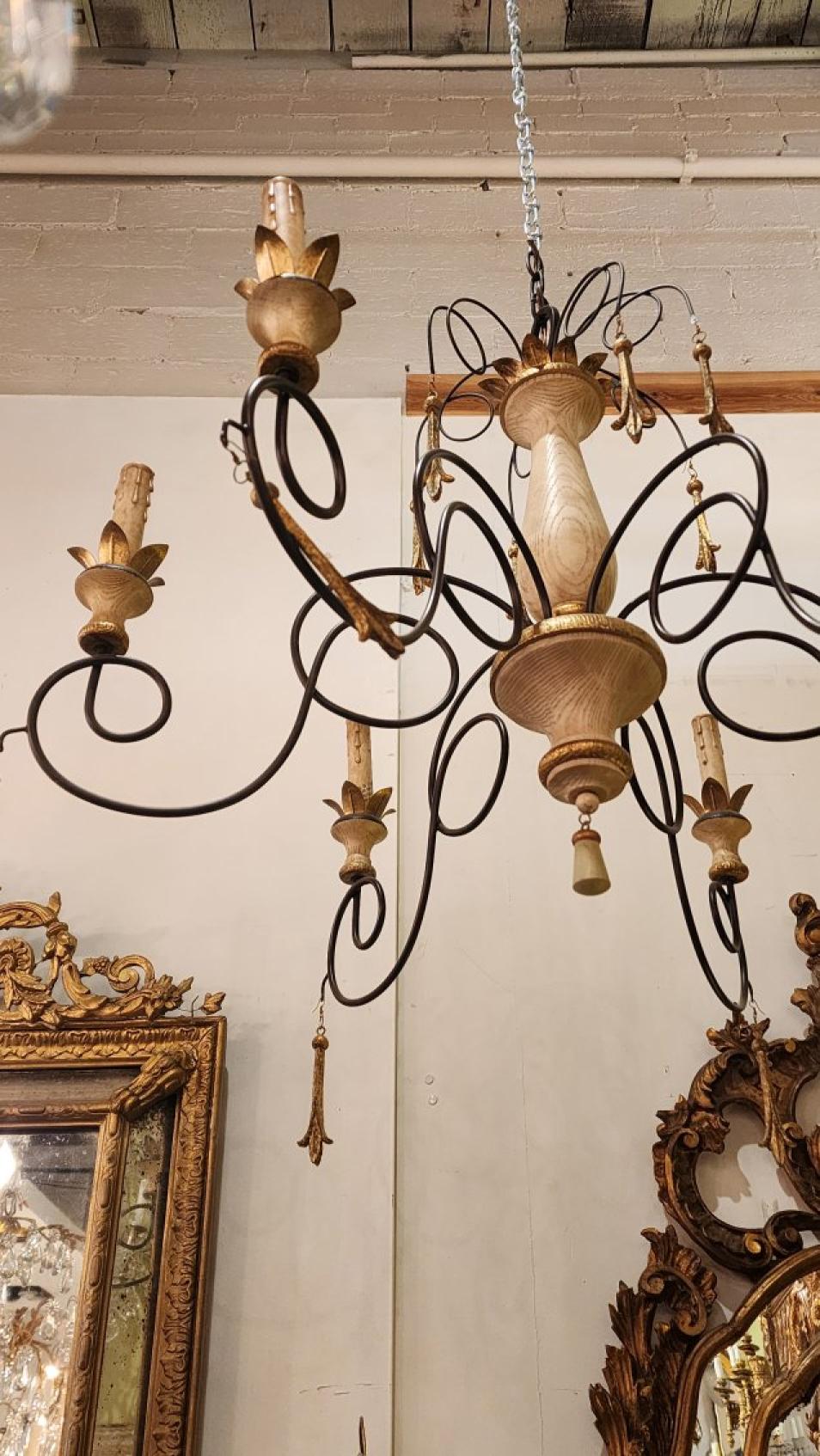 Lampadario eclettico in Wood e metallo In condizioni buone in vendita a Dallas, TX
