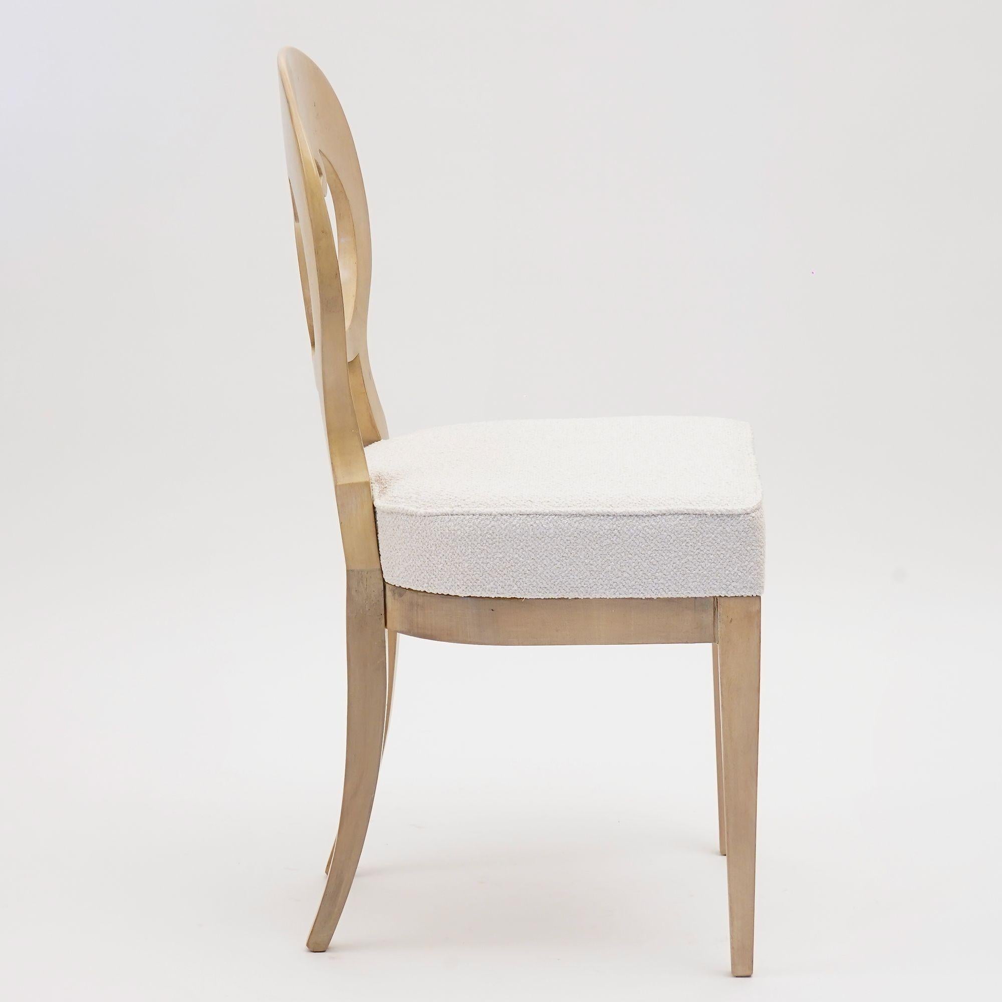 Eclectica. Biedermeier Chair Collection. Johann-Friedrich, Weißer Schliff (Handgeschnitzt) im Angebot