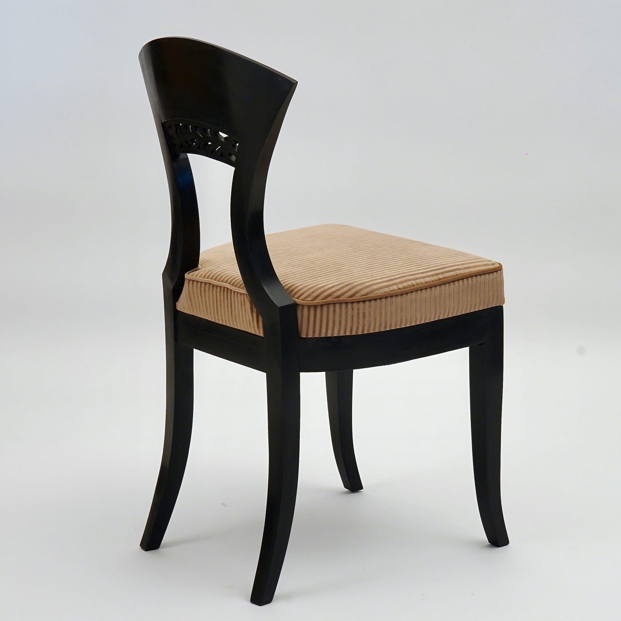 Eclectica. Biedermeier Chair Collection. Model No. Georg-Ludwig, Ebonisierte Ausführung (21. Jahrhundert und zeitgenössisch) im Angebot