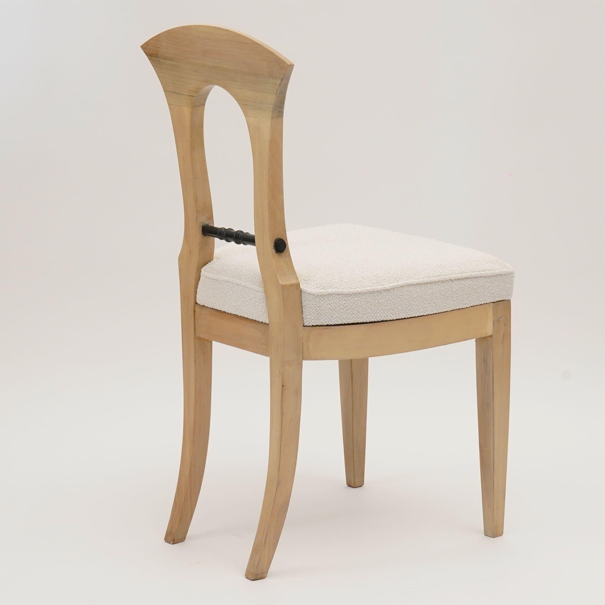 Eclectica. Biedermeier Chair Collection. Model No. Heinrich-August, weiße Ausführung im Zustand „Neu“ im Angebot in Tavarnelle val di Pesa, Florence