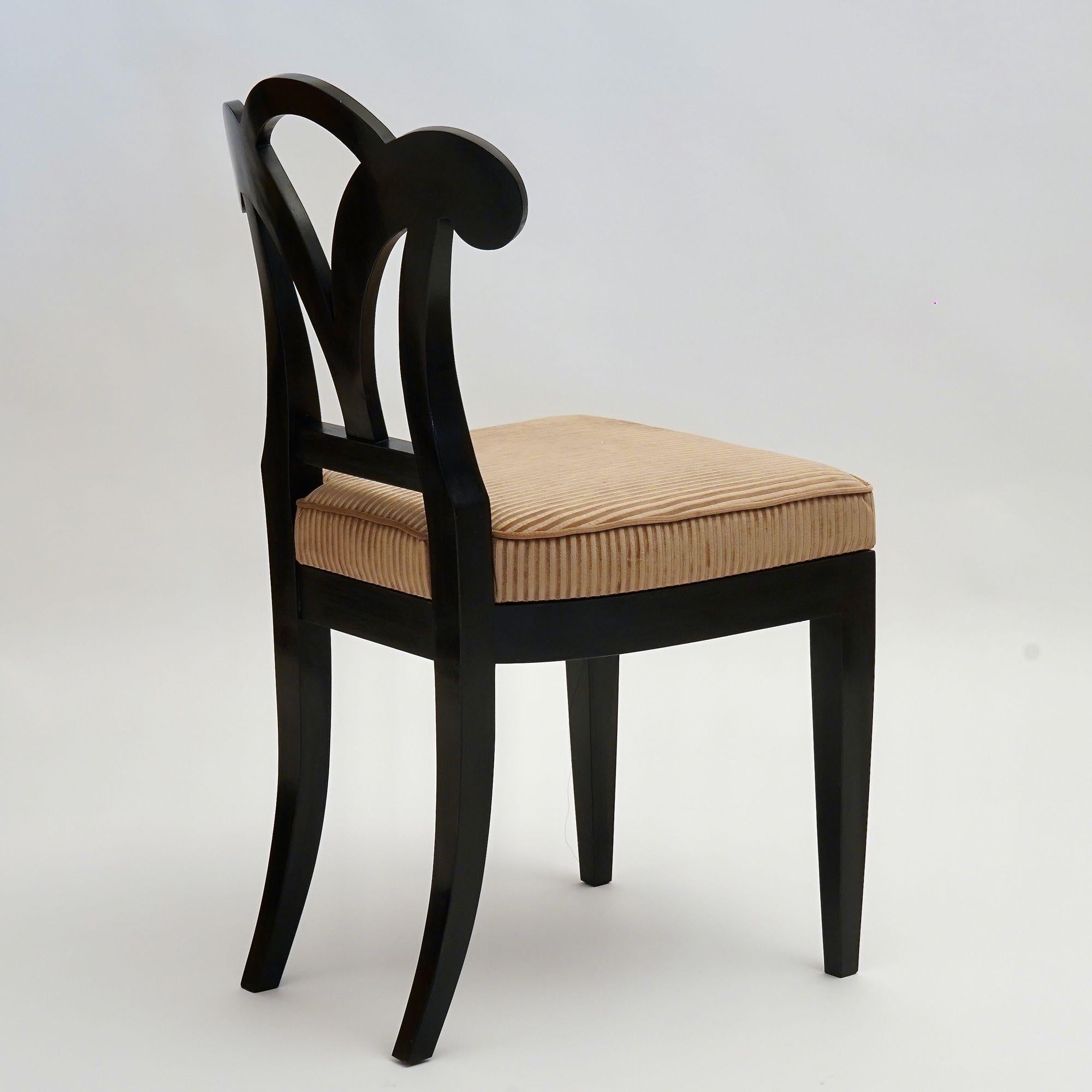 Eclettica. Collezione di sedie Biedermeier. Modello Johanna-Sophie, finitura ebanizzata In condizioni Nuovo in vendita a Tavarnelle val di Pesa, Florence