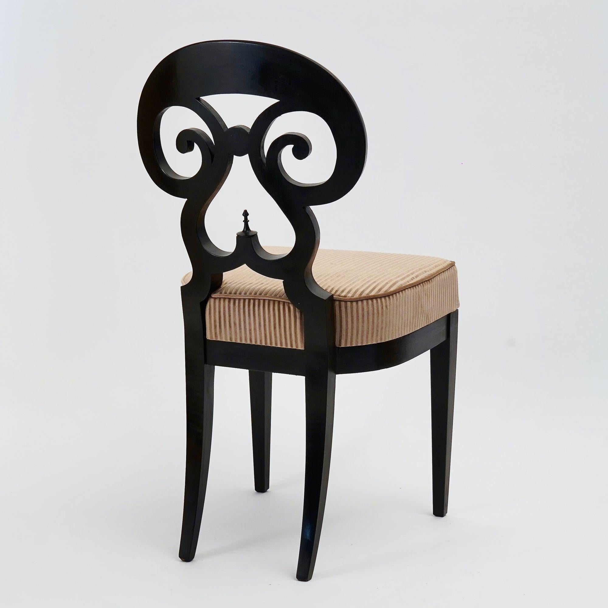XXIe siècle et contemporain Eclectica. Collection Biedermeier Chair. Model No No No No No No No No Maria-Theresia, finition ébène en vente